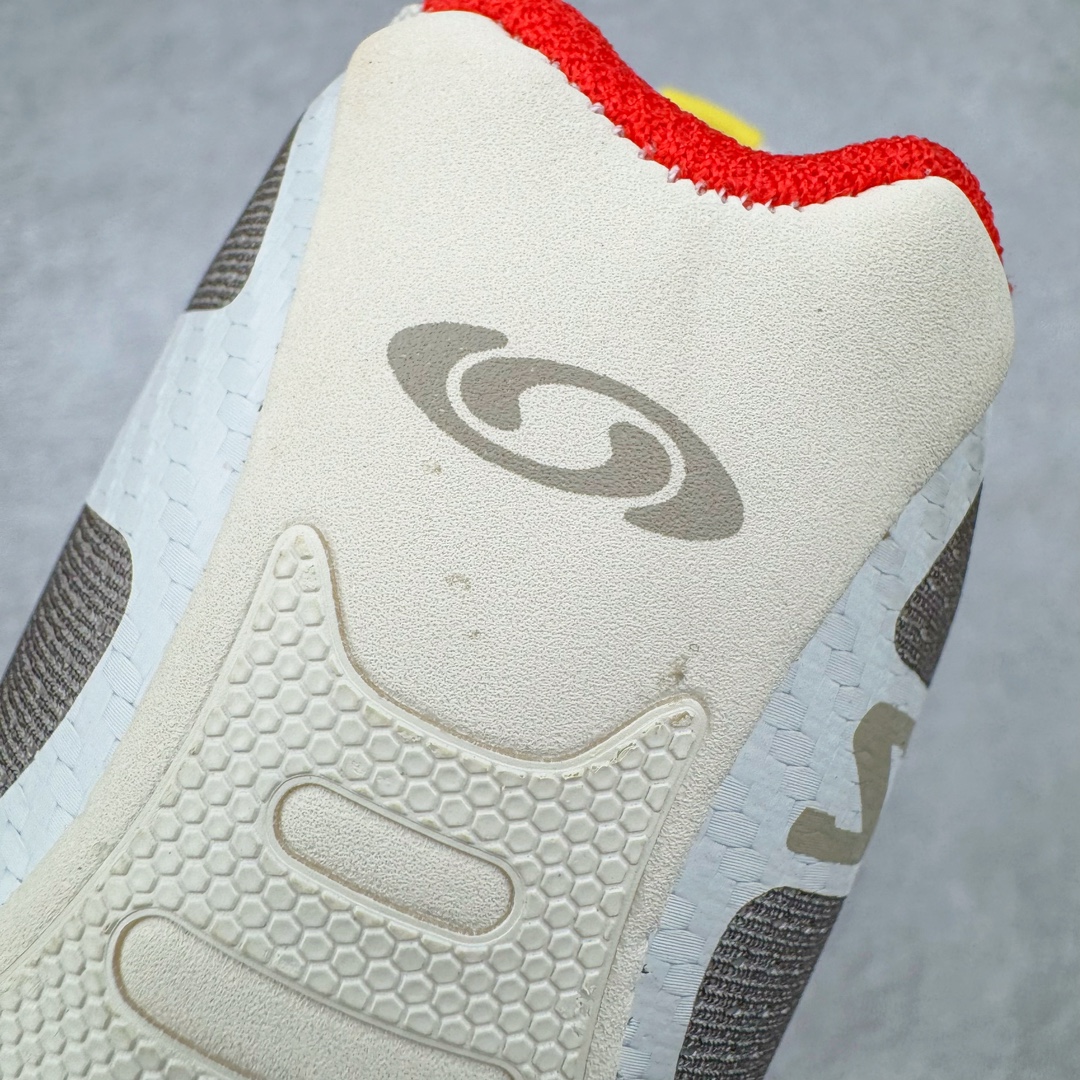 图片[16]-＃GX/绿X Salomon XT-4 OG Advanced 萨洛蒙系列低帮城市越野机能透气休闲运动鞋 鞋舌处附有迷你网眼袋收纳鞋绳以及下方的多色 Logo 标签 接着搭载奶油色 ACS 技术中底以及金色 TPU 塑料部件提升鞋款耐用性 中底与鞋面之间饰有海蓝色条状细节有效增添鞋款层次 最后应用黑色 Contragrip Chevron 外底完成鞋款设计 这次配色颇为高调 两款配色均以绚丽的渐变设计呈现 一款以粉紫渐变主打 另一款以黄绿渐变呈现 视觉效果相当吸睛 鞋面的使用玻璃纤维覆盖物加固 并通过细绳扣系带系统进行锁定 Salomon 的品牌logo 出现在脚后跟和前掌部位 中底虽然偏薄 但非常耐用 与模压塑料ACS 框架以及致密AC2 Muscle 鞋底单元结合 能够提供出色的支撑力和缓冲性 尺码：36 36.5 37.5 38 38.5 39 40 40.5 41 42 42.5 43 44 44.5 45-选品中心