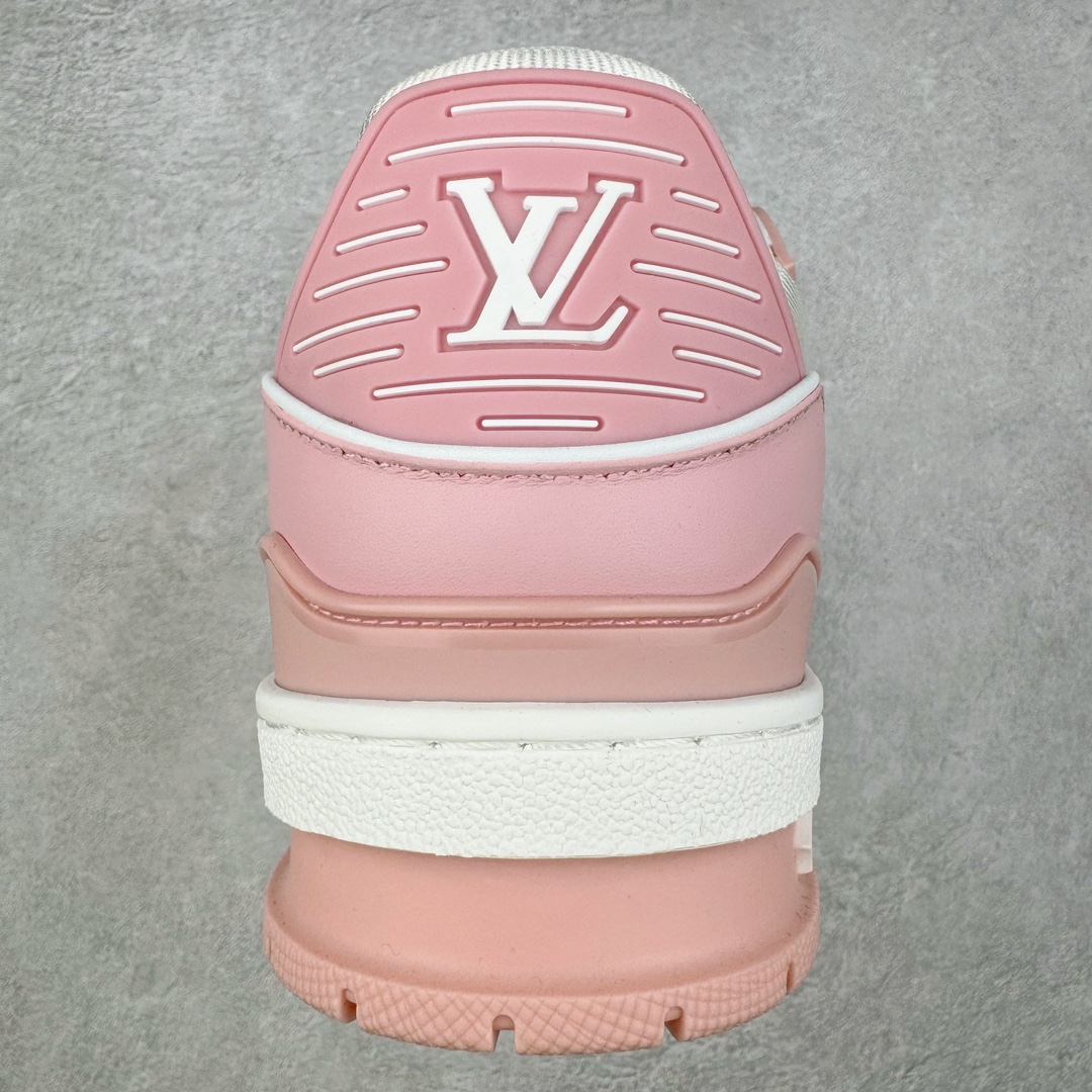 图片[8]-＃FS Louis Vuitton Trainer lv时装走秀运动鞋 实力大厂出品 平台专供 成熟的做工稳定的品控 完美鞋型超高的清洁度 零毛边线头瑕疵 全套原楦原纸版原鞋开模 全网最具灵魂的版型 正确原装黄色鞋盒 正确中底印花 鞋面印花3D高频深度立体 全鞋电脑针车 紧密相连 针距密度一致 环保乳胶注塑鞋垫 厚度脚感还原原版 皮面裁剪部位 统一油边封口工艺 原装橡胶大底含胶量大底组合零偏差 专柜全套包装 防尘袋 说明书 质保卡 男女鞋 尺码：35 36 37 38 39 40 41 42 43 44 45-选品中心