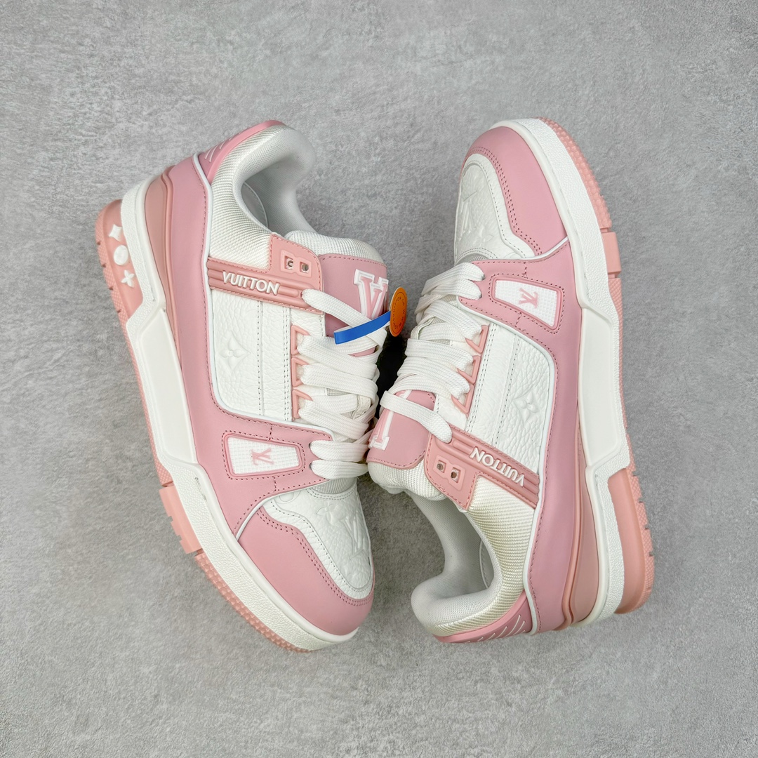 图片[3]-＃FS Louis Vuitton Trainer lv时装走秀运动鞋 实力大厂出品 平台专供 成熟的做工稳定的品控 完美鞋型超高的清洁度 零毛边线头瑕疵 全套原楦原纸版原鞋开模 全网最具灵魂的版型 正确原装黄色鞋盒 正确中底印花 鞋面印花3D高频深度立体 全鞋电脑针车 紧密相连 针距密度一致 环保乳胶注塑鞋垫 厚度脚感还原原版 皮面裁剪部位 统一油边封口工艺 原装橡胶大底含胶量大底组合零偏差 专柜全套包装 防尘袋 说明书 质保卡 男女鞋 尺码：35 36 37 38 39 40 41 42 43 44 45-选品中心