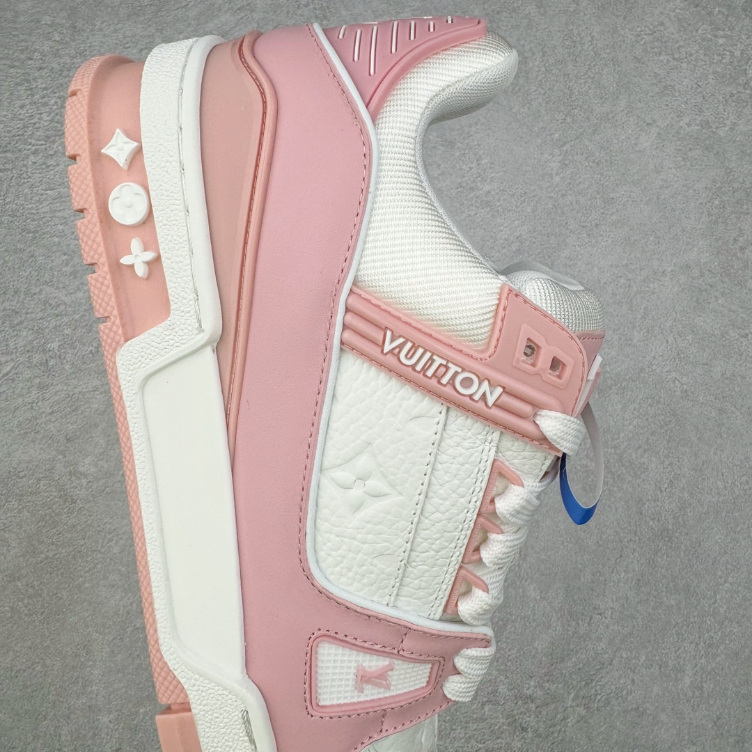 图片[6]-＃FS Louis Vuitton Trainer lv时装走秀运动鞋 实力大厂出品 平台专供 成熟的做工稳定的品控 完美鞋型超高的清洁度 零毛边线头瑕疵 全套原楦原纸版原鞋开模 全网最具灵魂的版型 正确原装黄色鞋盒 正确中底印花 鞋面印花3D高频深度立体 全鞋电脑针车 紧密相连 针距密度一致 环保乳胶注塑鞋垫 厚度脚感还原原版 皮面裁剪部位 统一油边封口工艺 原装橡胶大底含胶量大底组合零偏差 专柜全套包装 防尘袋 说明书 质保卡 男女鞋 尺码：35 36 37 38 39 40 41 42 43 44 45-选品中心