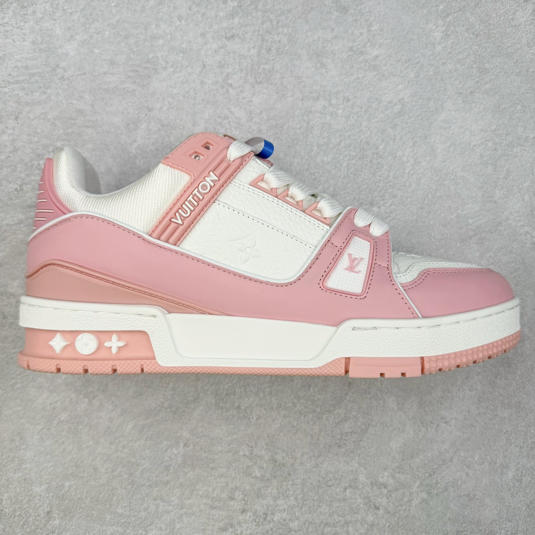 ＃FS Louis Vuitton Trainer lv时装走秀运动鞋 实力大厂出品 平台专供 成熟的做工稳定的品控 完美鞋型超高的清洁度 零毛边线头瑕疵 全套原楦原纸版原鞋开模 全网最具灵魂的版型 正确原装黄色鞋盒 正确中底印花 鞋面印花3D高频深度立体 全鞋电脑针车 紧密相连 针距密度一致 环保乳胶注塑鞋垫 厚度脚感还原原版 皮面裁剪部位 统一油边封口工艺 原装橡胶大底含胶量大底组合零偏差 专柜全套包装 防尘袋 说明书 质保卡 男女鞋 尺码：35 36 37 38 39 40 41 42 43 44 45-选品中心