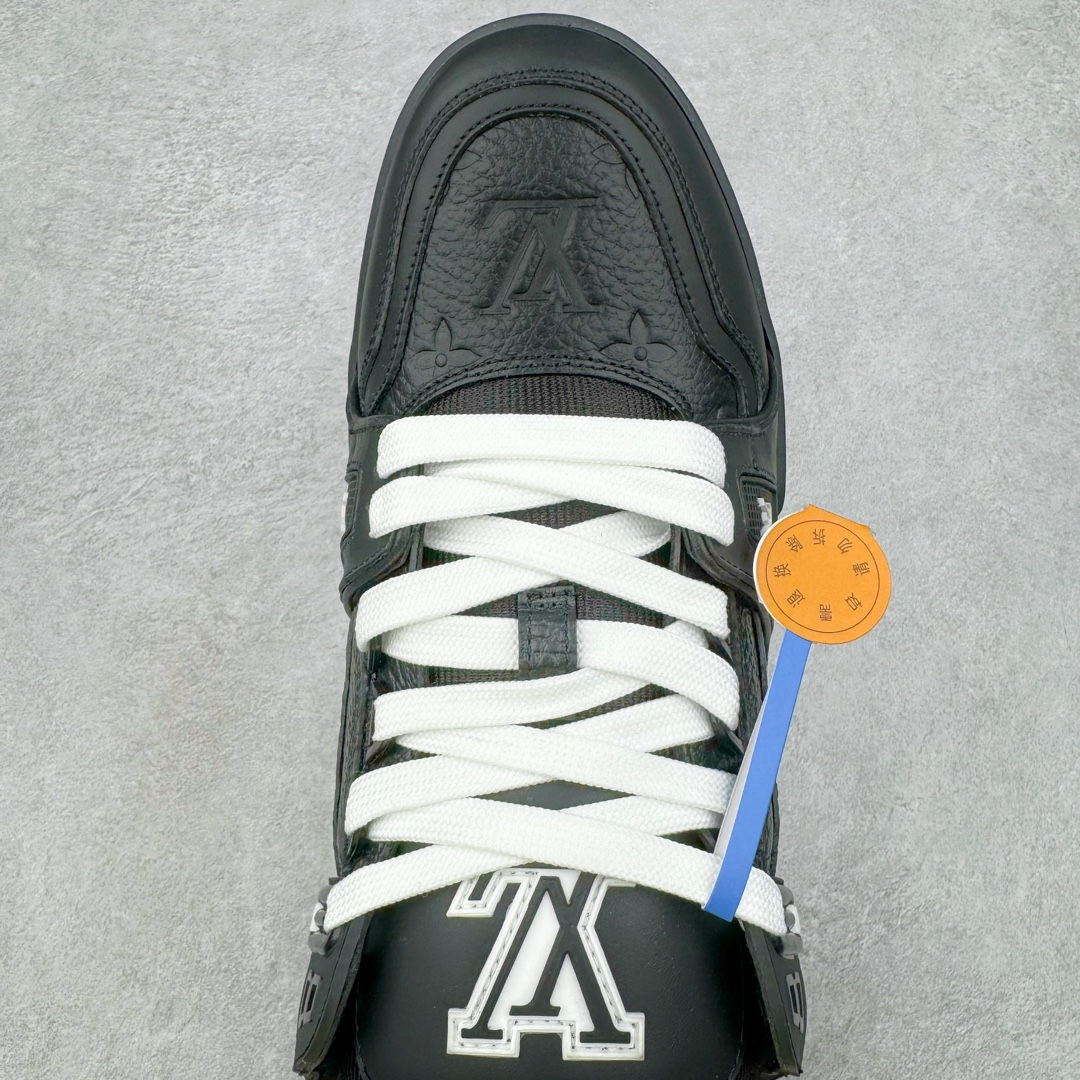 图片[4]-＃FS Louis Vuitton Trainer lv时装走秀运动鞋 实力大厂出品 平台专供 成熟的做工稳定的品控 完美鞋型超高的清洁度 零毛边线头瑕疵 全套原楦原纸版原鞋开模 全网最具灵魂的版型 正确原装黄色鞋盒 正确中底印花 鞋面印花3D高频深度立体 全鞋电脑针车 紧密相连 针距密度一致 环保乳胶注塑鞋垫 厚度脚感还原原版 皮面裁剪部位 统一油边封口工艺 原装橡胶大底含胶量大底组合零偏差 专柜全套包装 防尘袋 说明书 质保卡 男女鞋 尺码：35 36 37 38 39 40 41 42 43 44 45-选品中心