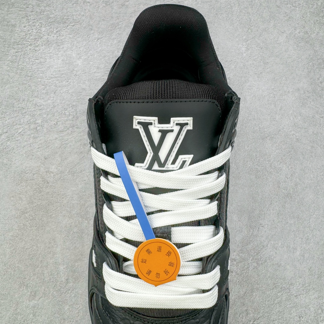 图片[5]-＃FS Louis Vuitton Trainer lv时装走秀运动鞋 实力大厂出品 平台专供 成熟的做工稳定的品控 完美鞋型超高的清洁度 零毛边线头瑕疵 全套原楦原纸版原鞋开模 全网最具灵魂的版型 正确原装黄色鞋盒 正确中底印花 鞋面印花3D高频深度立体 全鞋电脑针车 紧密相连 针距密度一致 环保乳胶注塑鞋垫 厚度脚感还原原版 皮面裁剪部位 统一油边封口工艺 原装橡胶大底含胶量大底组合零偏差 专柜全套包装 防尘袋 说明书 质保卡 男女鞋 尺码：35 36 37 38 39 40 41 42 43 44 45-选品中心