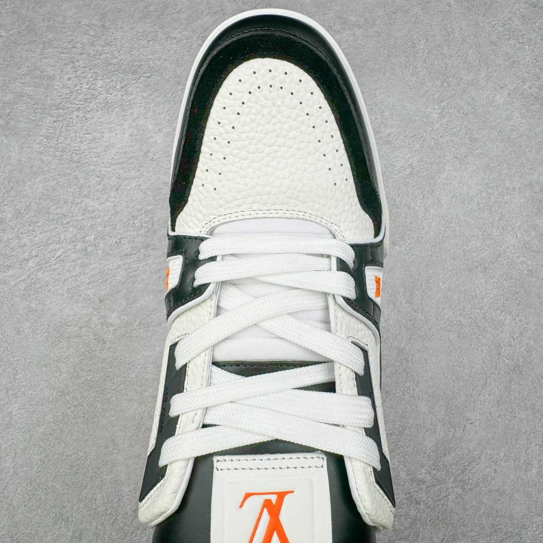 图片[4]-＃FS Louis Vuitton Trainer lv时装走秀运动鞋 实力大厂出品 平台专供 成熟的做工稳定的品控 完美鞋型超高的清洁度 零毛边线头瑕疵 全套原楦原纸版原鞋开模 全网最具灵魂的版型 正确原装黄色鞋盒 正确中底印花 鞋面印花3D高频深度立体 全鞋电脑针车 紧密相连 针距密度一致 环保乳胶注塑鞋垫 厚度脚感还原原版 皮面裁剪部位 统一油边封口工艺 原装橡胶大底含胶量大底组合零偏差 专柜全套包装 防尘袋 说明书 质保卡 男女鞋 尺码：35 36 37 38 39 40 41 42 43 44 45-选品中心