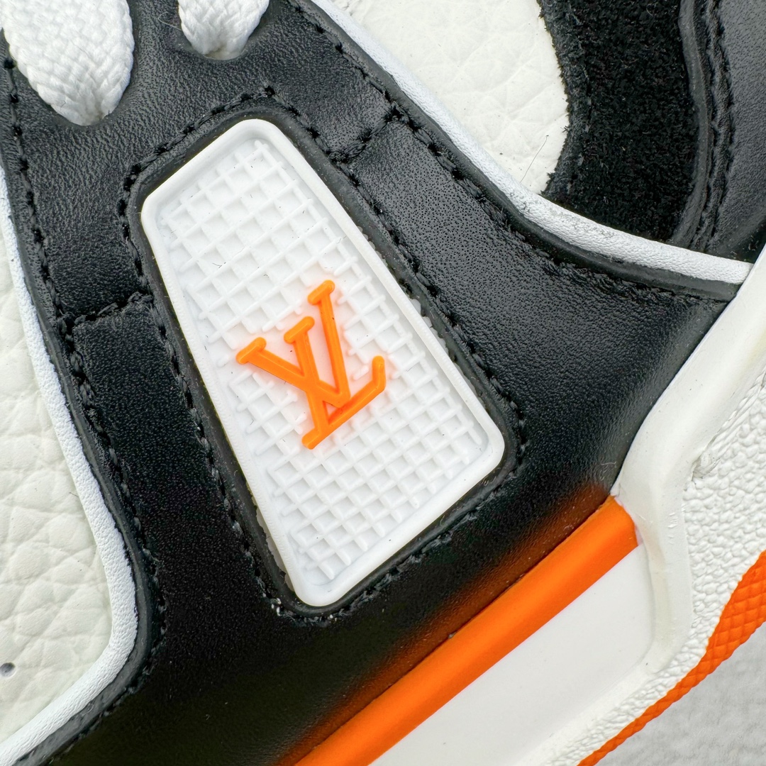 图片[13]-＃FS Louis Vuitton Trainer lv时装走秀运动鞋 实力大厂出品 平台专供 成熟的做工稳定的品控 完美鞋型超高的清洁度 零毛边线头瑕疵 全套原楦原纸版原鞋开模 全网最具灵魂的版型 正确原装黄色鞋盒 正确中底印花 鞋面印花3D高频深度立体 全鞋电脑针车 紧密相连 针距密度一致 环保乳胶注塑鞋垫 厚度脚感还原原版 皮面裁剪部位 统一油边封口工艺 原装橡胶大底含胶量大底组合零偏差 专柜全套包装 防尘袋 说明书 质保卡 男女鞋 尺码：35 36 37 38 39 40 41 42 43 44 45-选品中心