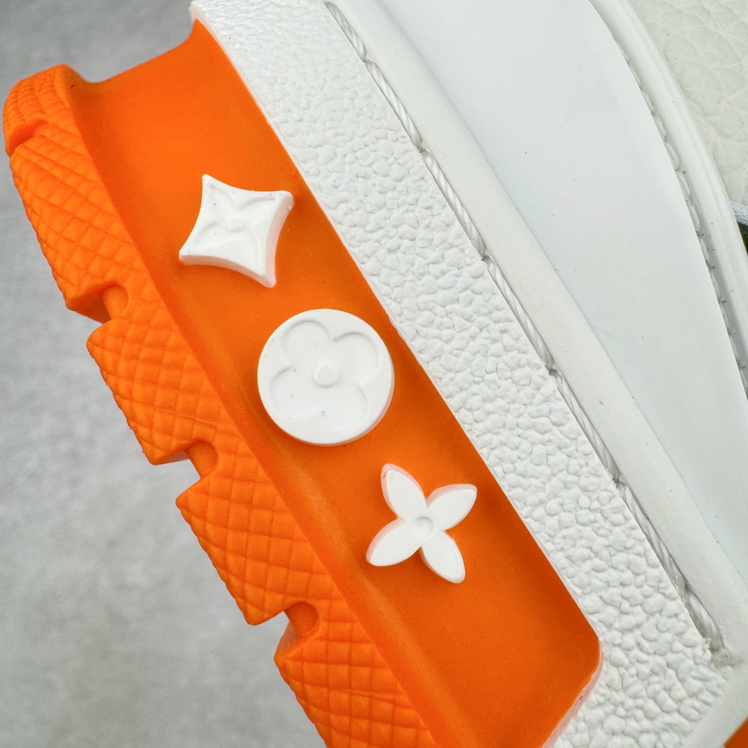 图片[10]-＃FS Louis Vuitton Trainer lv时装走秀运动鞋 实力大厂出品 平台专供 成熟的做工稳定的品控 完美鞋型超高的清洁度 零毛边线头瑕疵 全套原楦原纸版原鞋开模 全网最具灵魂的版型 正确原装黄色鞋盒 正确中底印花 鞋面印花3D高频深度立体 全鞋电脑针车 紧密相连 针距密度一致 环保乳胶注塑鞋垫 厚度脚感还原原版 皮面裁剪部位 统一油边封口工艺 原装橡胶大底含胶量大底组合零偏差 专柜全套包装 防尘袋 说明书 质保卡 男女鞋 尺码：35 36 37 38 39 40 41 42 43 44 45-选品中心