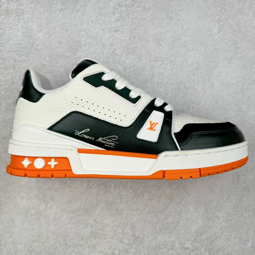 ＃FS Louis Vuitton Trainer lv时装走秀运动鞋 实力大厂出品 平台专供 成熟的做工稳定的品控 完美鞋型超高的清洁度 零毛边线头瑕疵 全套原楦原纸版原鞋开模 全网最具灵魂的版型 正确原装黄色鞋盒 正确中底印花 鞋面印花3D高频深度立体 全鞋电脑针车 紧密相连 针距密度一致 环保乳胶注塑鞋垫 厚度脚感还原原版 皮面裁剪部位 统一油边封口工艺 原装橡胶大底含胶量大底组合零偏差 专柜全套包装 防尘袋 说明书 质保卡 男女鞋 尺码：35 36 37 38 39 40 41 42 43 44 45-选品中心