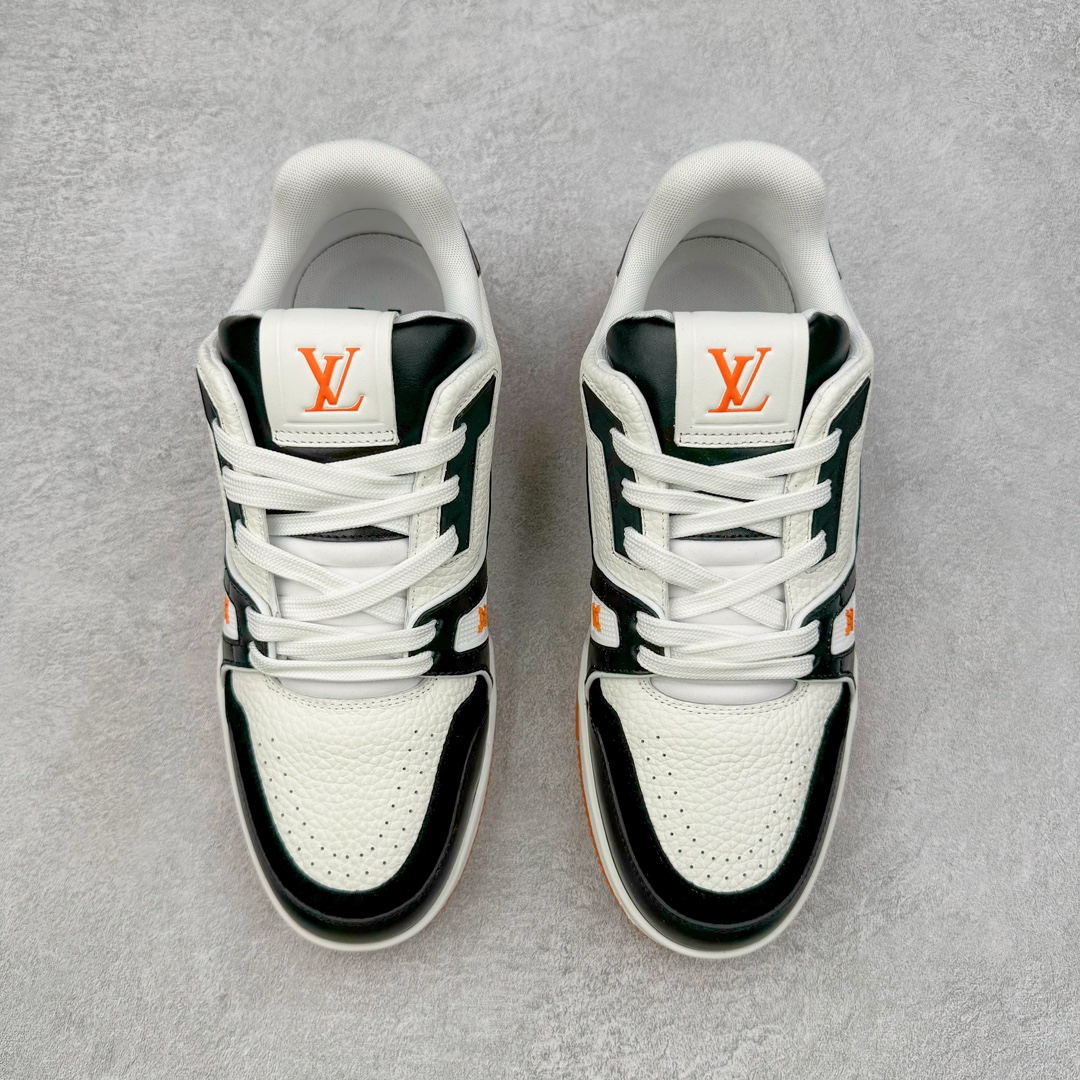 图片[2]-＃FS Louis Vuitton Trainer lv时装走秀运动鞋 实力大厂出品 平台专供 成熟的做工稳定的品控 完美鞋型超高的清洁度 零毛边线头瑕疵 全套原楦原纸版原鞋开模 全网最具灵魂的版型 正确原装黄色鞋盒 正确中底印花 鞋面印花3D高频深度立体 全鞋电脑针车 紧密相连 针距密度一致 环保乳胶注塑鞋垫 厚度脚感还原原版 皮面裁剪部位 统一油边封口工艺 原装橡胶大底含胶量大底组合零偏差 专柜全套包装 防尘袋 说明书 质保卡 男女鞋 尺码：35 36 37 38 39 40 41 42 43 44 45-选品中心