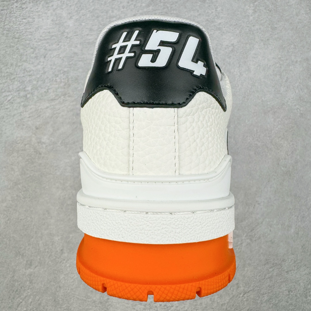 图片[8]-＃FS Louis Vuitton Trainer lv时装走秀运动鞋 实力大厂出品 平台专供 成熟的做工稳定的品控 完美鞋型超高的清洁度 零毛边线头瑕疵 全套原楦原纸版原鞋开模 全网最具灵魂的版型 正确原装黄色鞋盒 正确中底印花 鞋面印花3D高频深度立体 全鞋电脑针车 紧密相连 针距密度一致 环保乳胶注塑鞋垫 厚度脚感还原原版 皮面裁剪部位 统一油边封口工艺 原装橡胶大底含胶量大底组合零偏差 专柜全套包装 防尘袋 说明书 质保卡 男女鞋 尺码：35 36 37 38 39 40 41 42 43 44 45-选品中心