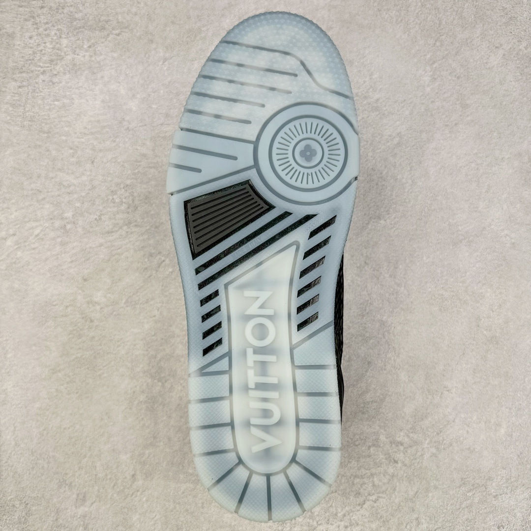 图片[9]-＃K纯原 Louis Vuitton Trainer lv时装走秀运动鞋 龙年限定配色 市场所有版本中综合最强的货品 GD实力大厂出品 全网最全配色更新最快 最成熟的做工稳定的品控 完美鞋型超高的清洁度 零毛边线头瑕疵 全套原楦原纸版原鞋开模 全网最具灵魂的版型 正确原装黄色鞋盒 正确中底印花 鞋面印花3D高频深度立体 全鞋电脑针车 紧密相连 针距密度一致 环保乳胶注塑鞋垫 厚度脚感还原原版 皮面裁剪部位 统一油边封口工艺 原装橡胶大底含胶量大底组合零偏差 专柜全套包装 防尘袋 说明书 质保卡 男女鞋 尺码：35 36 37 38 39 40 41 42 43 44 45-选品中心