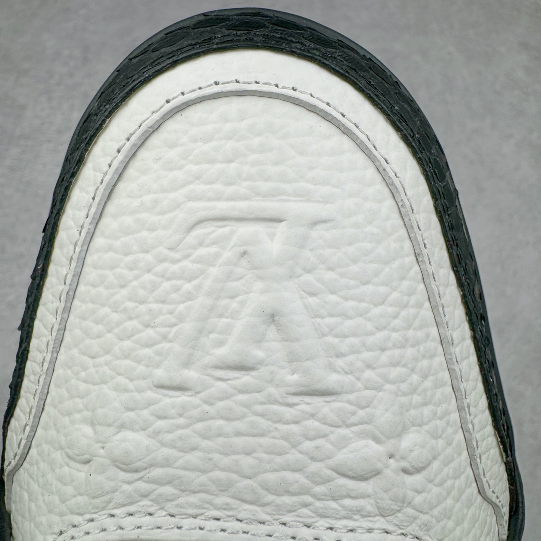 图片[12]-＃K纯原 Louis Vuitton Trainer lv时装走秀运动鞋 龙年限定配色 市场所有版本中综合最强的货品 GD实力大厂出品 全网最全配色更新最快 最成熟的做工稳定的品控 完美鞋型超高的清洁度 零毛边线头瑕疵 全套原楦原纸版原鞋开模 全网最具灵魂的版型 正确原装黄色鞋盒 正确中底印花 鞋面印花3D高频深度立体 全鞋电脑针车 紧密相连 针距密度一致 环保乳胶注塑鞋垫 厚度脚感还原原版 皮面裁剪部位 统一油边封口工艺 原装橡胶大底含胶量大底组合零偏差 专柜全套包装 防尘袋 说明书 质保卡 男女鞋 尺码：35 36 37 38 39 40 41 42 43 44 45-选品中心