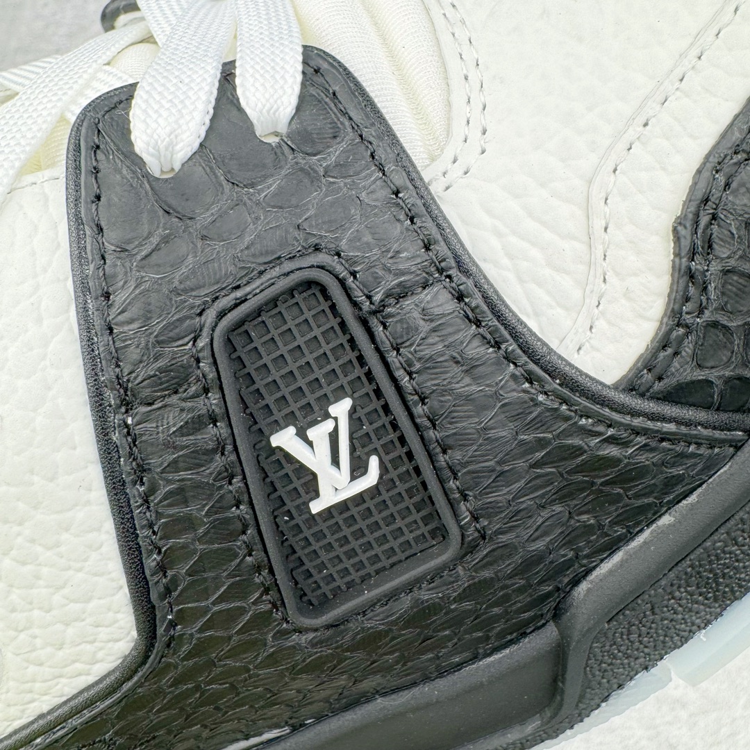 图片[19]-＃K纯原 Louis Vuitton Trainer lv时装走秀运动鞋 龙年限定配色 市场所有版本中综合最强的货品 GD实力大厂出品 全网最全配色更新最快 最成熟的做工稳定的品控 完美鞋型超高的清洁度 零毛边线头瑕疵 全套原楦原纸版原鞋开模 全网最具灵魂的版型 正确原装黄色鞋盒 正确中底印花 鞋面印花3D高频深度立体 全鞋电脑针车 紧密相连 针距密度一致 环保乳胶注塑鞋垫 厚度脚感还原原版 皮面裁剪部位 统一油边封口工艺 原装橡胶大底含胶量大底组合零偏差 专柜全套包装 防尘袋 说明书 质保卡 男女鞋 尺码：35 36 37 38 39 40 41 42 43 44 45-选品中心