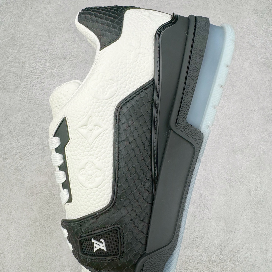 图片[7]-＃K纯原 Louis Vuitton Trainer lv时装走秀运动鞋 龙年限定配色 市场所有版本中综合最强的货品 GD实力大厂出品 全网最全配色更新最快 最成熟的做工稳定的品控 完美鞋型超高的清洁度 零毛边线头瑕疵 全套原楦原纸版原鞋开模 全网最具灵魂的版型 正确原装黄色鞋盒 正确中底印花 鞋面印花3D高频深度立体 全鞋电脑针车 紧密相连 针距密度一致 环保乳胶注塑鞋垫 厚度脚感还原原版 皮面裁剪部位 统一油边封口工艺 原装橡胶大底含胶量大底组合零偏差 专柜全套包装 防尘袋 说明书 质保卡 男女鞋 尺码：35 36 37 38 39 40 41 42 43 44 45-选品中心