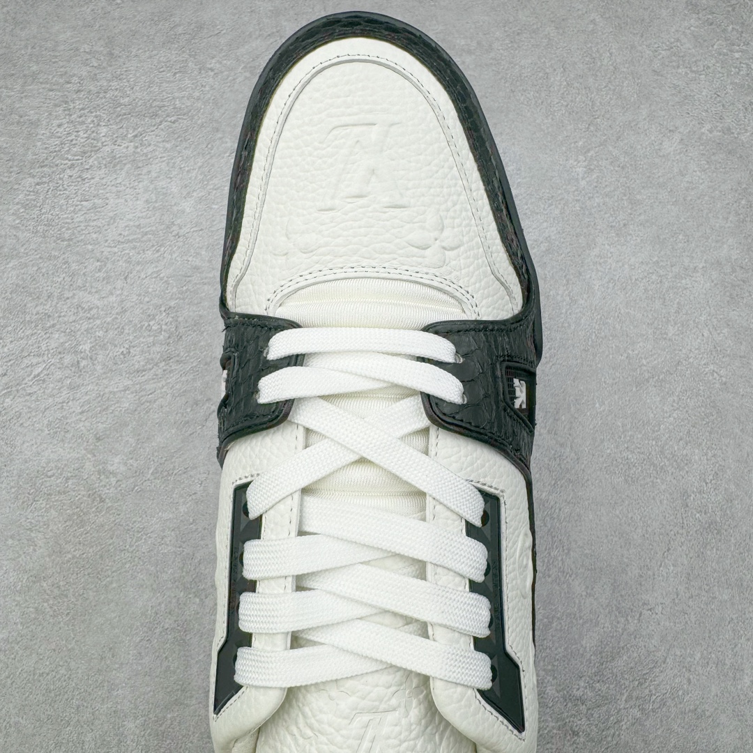 图片[13]-＃K纯原 Louis Vuitton Trainer lv时装走秀运动鞋 龙年限定配色 市场所有版本中综合最强的货品 GD实力大厂出品 全网最全配色更新最快 最成熟的做工稳定的品控 完美鞋型超高的清洁度 零毛边线头瑕疵 全套原楦原纸版原鞋开模 全网最具灵魂的版型 正确原装黄色鞋盒 正确中底印花 鞋面印花3D高频深度立体 全鞋电脑针车 紧密相连 针距密度一致 环保乳胶注塑鞋垫 厚度脚感还原原版 皮面裁剪部位 统一油边封口工艺 原装橡胶大底含胶量大底组合零偏差 专柜全套包装 防尘袋 说明书 质保卡 男女鞋 尺码：35 36 37 38 39 40 41 42 43 44 45-选品中心