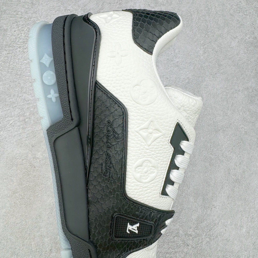 图片[6]-＃K纯原 Louis Vuitton Trainer lv时装走秀运动鞋 龙年限定配色 市场所有版本中综合最强的货品 GD实力大厂出品 全网最全配色更新最快 最成熟的做工稳定的品控 完美鞋型超高的清洁度 零毛边线头瑕疵 全套原楦原纸版原鞋开模 全网最具灵魂的版型 正确原装黄色鞋盒 正确中底印花 鞋面印花3D高频深度立体 全鞋电脑针车 紧密相连 针距密度一致 环保乳胶注塑鞋垫 厚度脚感还原原版 皮面裁剪部位 统一油边封口工艺 原装橡胶大底含胶量大底组合零偏差 专柜全套包装 防尘袋 说明书 质保卡 男女鞋 尺码：35 36 37 38 39 40 41 42 43 44 45-选品中心