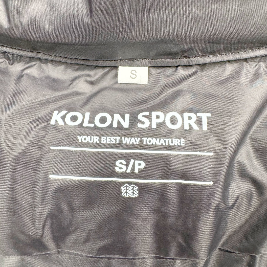 图片[11]-＃TZD KOLON SPORT CAMPING 可隆三合一系列抗撕中性廓形多口袋露营防水户外冲锋衣 设计理念：SPORT CAMPING 系列新品冲锋衣，质感十足，辅以“旁逸斜出”剪裁设计，一件解锁高级感随性气质，急尽致展现山系穿搭魅力，多场景演绎不同风格，彰显单品的时髦与实穿性，品质、设计以及精简的理念造就了其良好的性能，并能满足严苛环境下的使用需求。 面料+特点： ✅双拼接进口 3层压胶 3L GORE-TEX 复合面料 ✅GORE-TEX防水、防风、透气、轻量、抗撕裂耐磨，透气5000➕。 ✅ 采用先进的高端户外全身压胶拼接，内里采用进口飘柔纱，做工也都整整齐齐，更加考验工厂技术。 ✅ 融合户外技术和都市审美风格，SPORT CAMPING 系列 多用途高性能服装适合多种活动和环境穿着。 ✅ 连帽设计可调帽子抽绳，保暖头盔兼容Drop Hood™，弧形帽檐，更好的防风防雨不遮眼 ✅插手口袋内里设有网纱分离，方便物品归纳整理，细心的小设计。 ✅高性能的简约设计，轻量而耐磨。 ✅袖口及袖子设计，冲切Velcro®魔术贴袖口粘扣带，减少累赘 功能+版型 ✅风格：机车风 ✅版型：宽松版型 工艺： ✅ 这款冲锋采用GORE- TEX面料，防水、透气、抗撕裂技术性与多变的风格相融合，巧妙且实用的功能彰显出其卓越的功能性。AB拼接面料风格前卫，不仅防风防水，同时还能应对多变天气，两个都是秋冬的大热色系，简直就是户外人的宝藏福音。款式易于搭配，采用独特的立体口袋设计，呈现独特的风格外观。上身宽松时尚、同时又有冲锋衣的机能感，是每人必备的宝藏户外单品。 ​尺码：S M L XL 2XL 3XL-选品中心