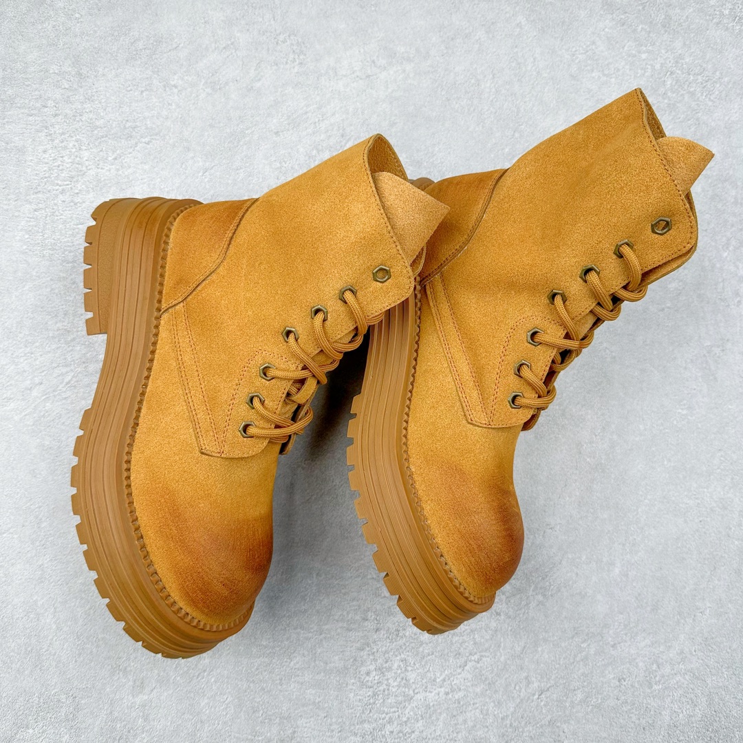 图片[3]-Miu Miu Biker Leather Boots 机车系列中帮潮流时装女士机车风休闲厚底马丁沙漠工装靴 MiuMiu缪缪 新品纯原级别发售# 硬控10秒大黄靴是整个秋冬穿搭灵魂 微翘大头鞋上脚超级显瘦 平底鞋脚感很软很轻不板脚 #增高5CM但完全不重 #头层麂皮绒材质 #可外翻两穿马丁靴 两种风格 #渐变做旧效果 尺码：35 36 37 38 39 40 41 三色可选：黄色 黑色 棕色-选品中心