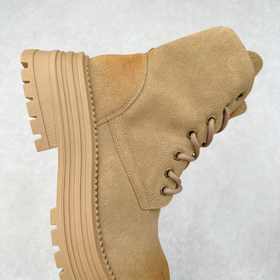 图片[6]-Miu Miu Biker Leather Boots 机车系列中帮潮流时装女士机车风休闲厚底马丁沙漠工装靴 MiuMiu缪缪 新品纯原级别发售# 硬控10秒大黄靴是整个秋冬穿搭灵魂 微翘大头鞋上脚超级显瘦 平底鞋脚感很软很轻不板脚 #增高5CM但完全不重 #头层麂皮绒材质 #可外翻两穿马丁靴 两种风格 #渐变做旧效果 尺码：35 36 37 38 39 40 41 三色可选：黄色 黑色 棕色-选品中心