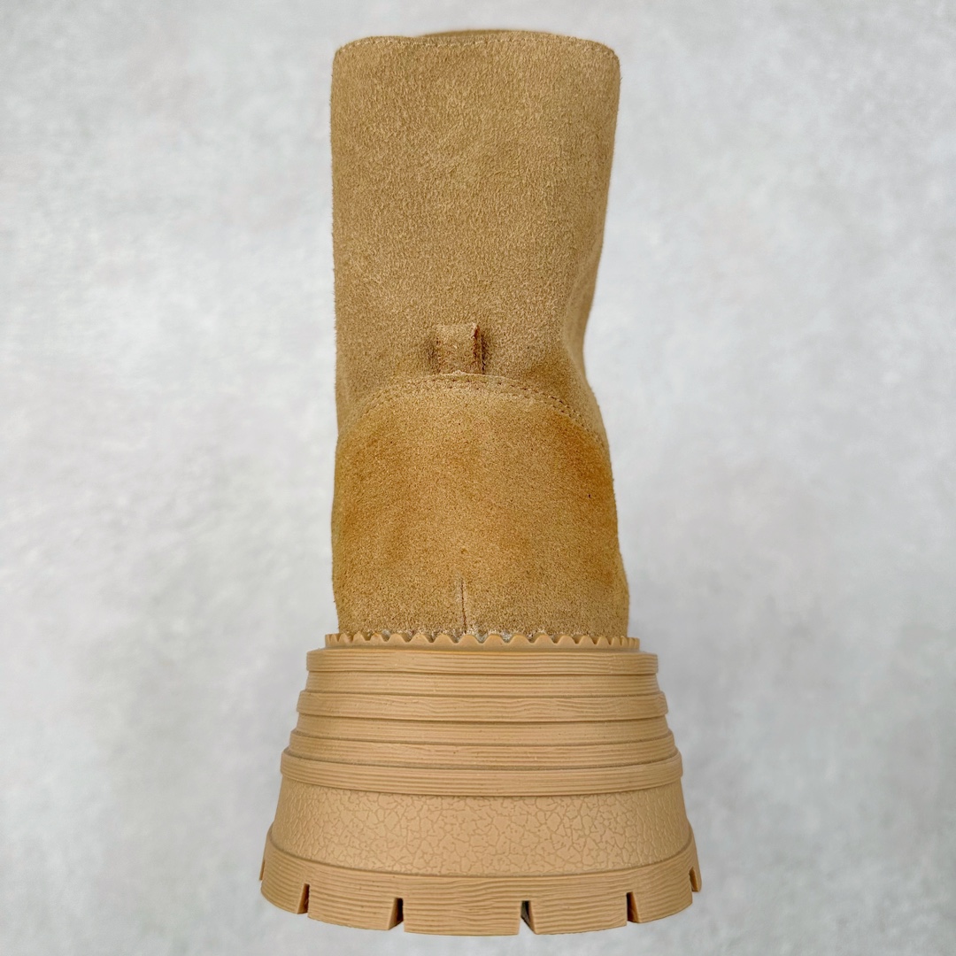 图片[8]-Miu Miu Biker Leather Boots 机车系列中帮潮流时装女士机车风休闲厚底马丁沙漠工装靴 MiuMiu缪缪 新品纯原级别发售# 硬控10秒大黄靴是整个秋冬穿搭灵魂 微翘大头鞋上脚超级显瘦 平底鞋脚感很软很轻不板脚 #增高5CM但完全不重 #头层麂皮绒材质 #可外翻两穿马丁靴 两种风格 #渐变做旧效果 尺码：35 36 37 38 39 40 41 三色可选：黄色 黑色 棕色-选品中心