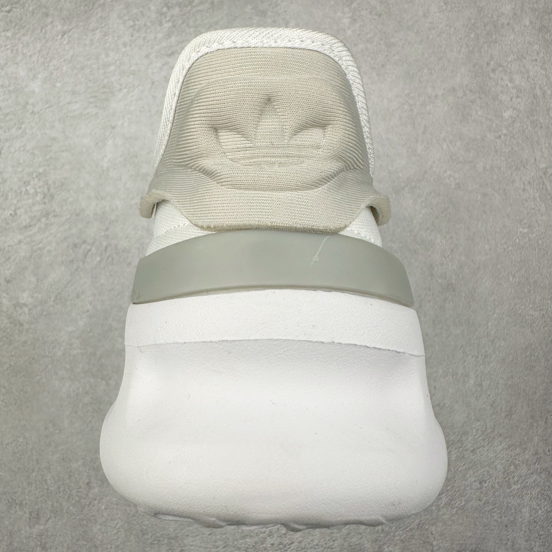 图片[8]-＃纯原福利 AD AdiFOM TRXN 经典运动鞋 以摩登简约设计演绎时尚型格 造型流畅灵动 采用简约织物鞋面 另配大号泡沫鞋底 灵感源自前代鞋款 以舒适质感焕新演绎 采用简约织物鞋面 搭配加厚泡沫外底 另含高侧帮设计 力求贴合足部 用心设计 收获几何 迈步皆舒适 出行即潮流 部分鞋面采用再生材料打造 力求减少塑料废弃物污染 尺码：36 36.5 37.5 38 38.5 39 40 40.5 41 42 42.5 43 44 44.5 45-选品中心