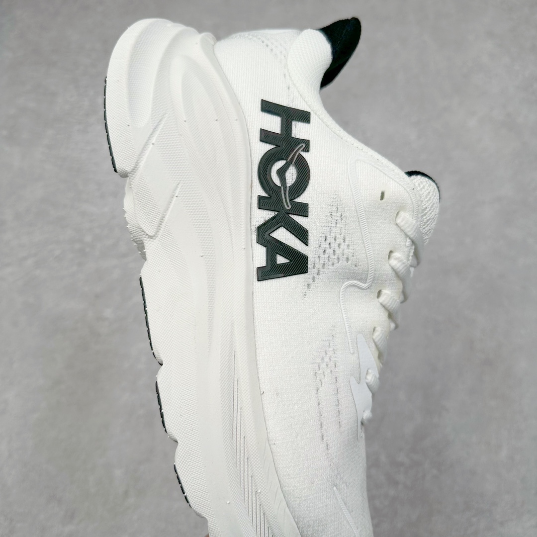 图片[6]-HOKA ONE ONE Clifton 克里夫顿10代专业性能减震公路跑步鞋 轻盈透气的针织网面和纱线的使用让鞋面更挺拔 增强鞋面的强度和支撑性能 搭配柔软的鞋舌 让双脚在舒适包裹中跑的更加畅快 全新泡棉中底 柔软的同时增强回弹性能 为不同跑者提供更平稳流畅的脚感 带来全面的缓冲保护 根据人体工程学设计的延长拉襟 后跟处弹软的海绵填充舒适固定 避免掉跟和摩擦 相比上一代光滑的内衬 Clifton 9的内衬增强了摩擦力 避免双脚在鞋内滑动 尺码：36 36.5 37.5 38 38.5 39 40 40.5 41 42 42.5 43 44 44.5 45-选品中心