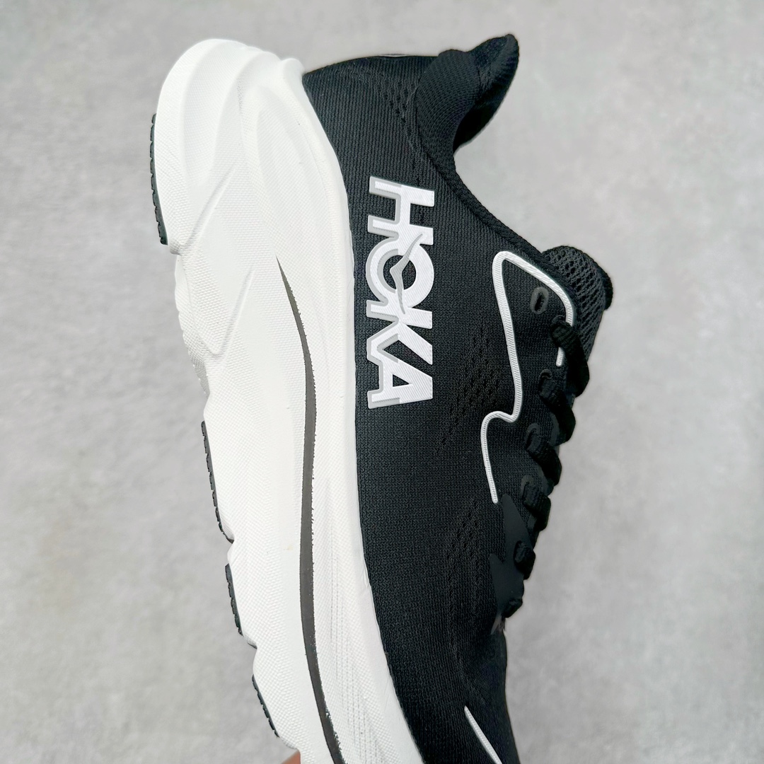 图片[6]-HOKA ONE ONE Clifton 克里夫顿10代专业性能减震公路跑步鞋 轻盈透气的针织网面和纱线的使用让鞋面更挺拔 增强鞋面的强度和支撑性能 搭配柔软的鞋舌 让双脚在舒适包裹中跑的更加畅快 全新泡棉中底 柔软的同时增强回弹性能 为不同跑者提供更平稳流畅的脚感 带来全面的缓冲保护 根据人体工程学设计的延长拉襟 后跟处弹软的海绵填充舒适固定 避免掉跟和摩擦 相比上一代光滑的内衬 Clifton 9的内衬增强了摩擦力 避免双脚在鞋内滑动 尺码：36 36.5 37.5 38 38.5 39 40 40.5 41 42 42.5 43 44 44.5 45-选品中心