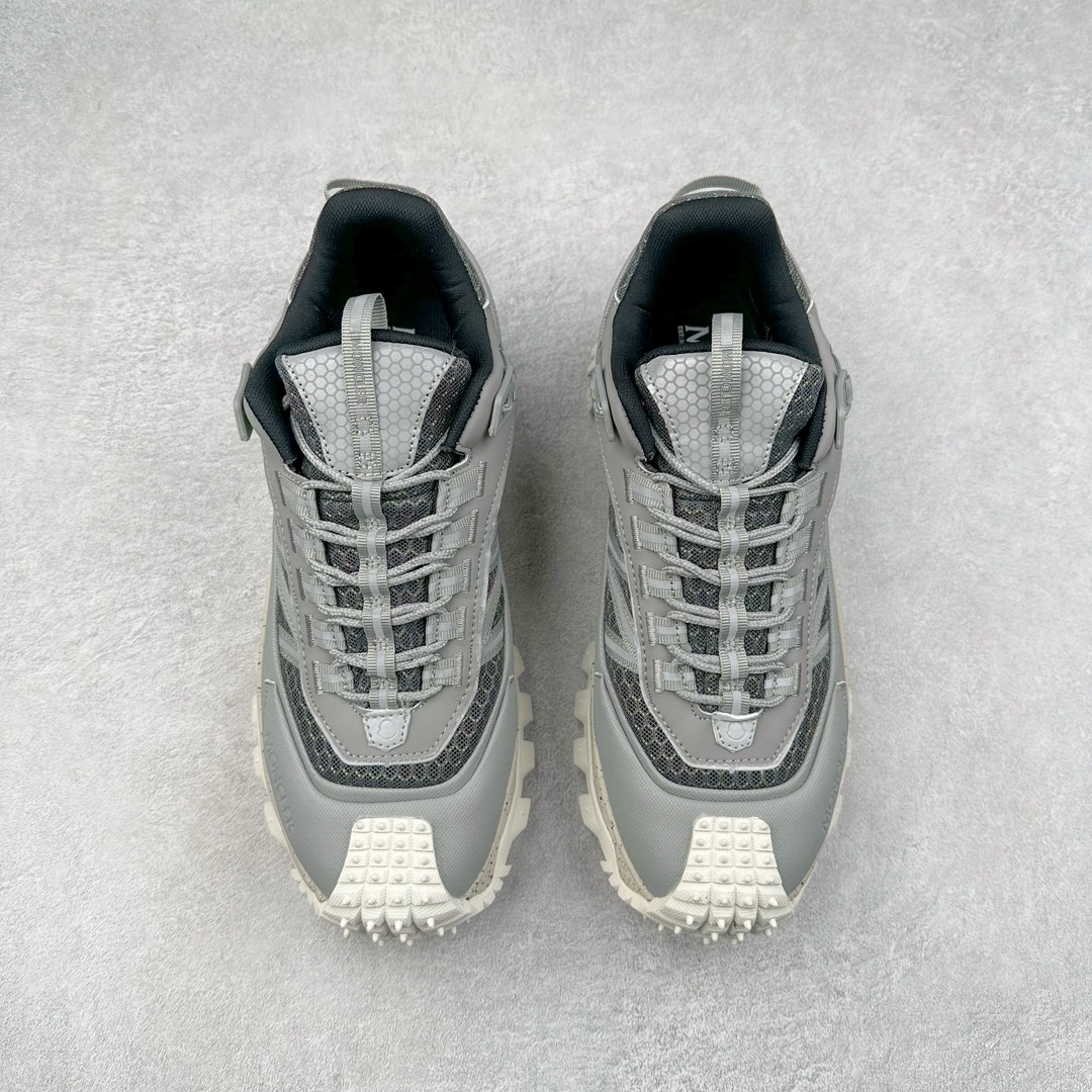 图片[2]-＃莞产 Moncler Trailgrip Gore-Tex 蒙口越野旅行系列低帮厚底轻量户外登山运动鞋 盟可睐MONCLER TRAILGRIP 鞋履新季系列 前卫设计碰撞实用科技 轻盈面料无惧炎热夏季 Trailgrip运动鞋作为盟可睐Moncler的秋冬新作横空出世 融蕴品牌山地基因 运用科技前沿技术 征服野外复杂地形 醒目的胎纹设计搭配弧形橡胶鞋头 确保经久耐穿 为山野探险与都市畅游提供高效防护 Trailgrip 2023春夏系列将在既有的实用性基础之上 推出全新配色 并采用更轻材质 尺码：35 36 37 38 39 40 41 42 43 44 45 46-选品中心