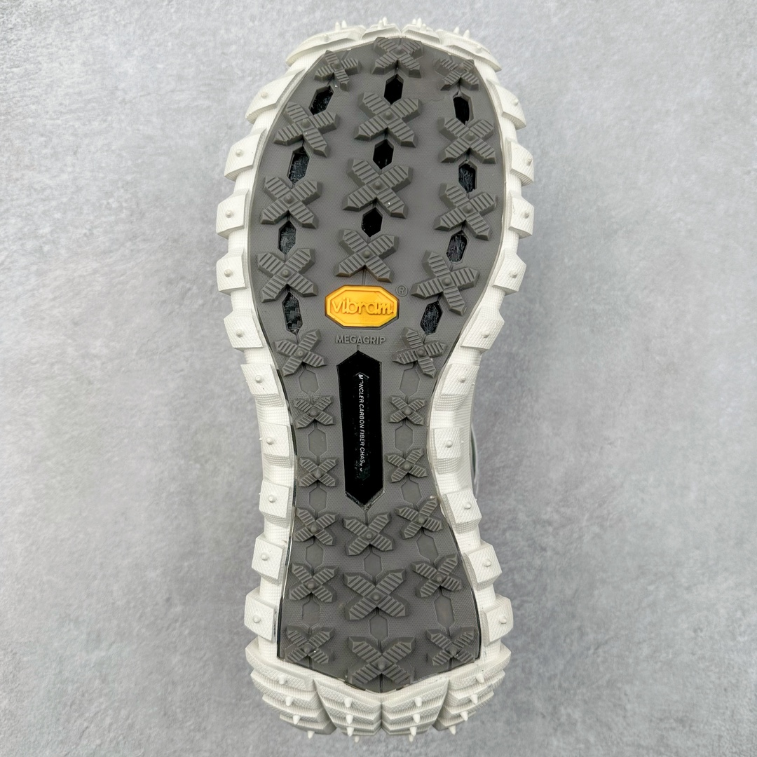 图片[9]-＃莞产 Moncler Trailgrip Gore-Tex 蒙口越野旅行系列低帮厚底轻量户外登山运动鞋 盟可睐MONCLER TRAILGRIP 鞋履新季系列 前卫设计碰撞实用科技 轻盈面料无惧炎热夏季 Trailgrip运动鞋作为盟可睐Moncler的秋冬新作横空出世 融蕴品牌山地基因 运用科技前沿技术 征服野外复杂地形 醒目的胎纹设计搭配弧形橡胶鞋头 确保经久耐穿 为山野探险与都市畅游提供高效防护 Trailgrip 2023春夏系列将在既有的实用性基础之上 推出全新配色 并采用更轻材质 尺码：35 36 37 38 39 40 41 42 43 44 45 46-选品中心