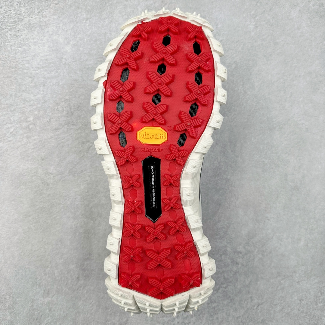 图片[9]-＃莞产 Moncler Trailgrip Gore-Tex 蒙口越野旅行系列低帮厚底轻量户外登山运动鞋 盟可睐MONCLER TRAILGRIP 鞋履新季系列 前卫设计碰撞实用科技 轻盈面料无惧炎热夏季 Trailgrip运动鞋作为盟可睐Moncler的秋冬新作横空出世 融蕴品牌山地基因 运用科技前沿技术 征服野外复杂地形 醒目的胎纹设计搭配弧形橡胶鞋头 确保经久耐穿 为山野探险与都市畅游提供高效防护 Trailgrip 2023春夏系列将在既有的实用性基础之上 推出全新配色 并采用更轻材质 尺码：35 36 37 38 39 40 41 42 43 44 45 46-选品中心