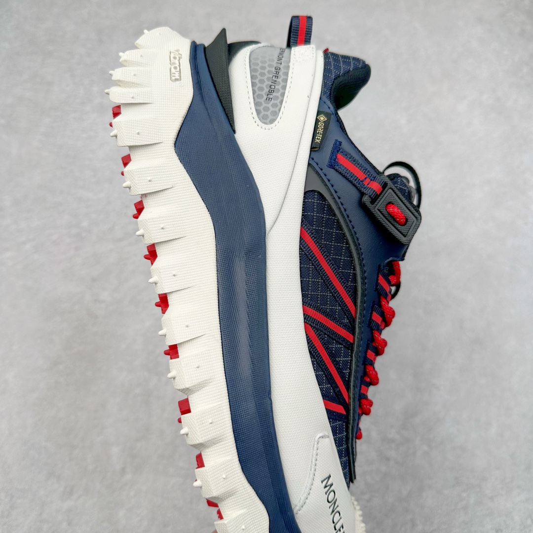 图片[6]-＃莞产 Moncler Trailgrip Gore-Tex 蒙口越野旅行系列低帮厚底轻量户外登山运动鞋 盟可睐MONCLER TRAILGRIP 鞋履新季系列 前卫设计碰撞实用科技 轻盈面料无惧炎热夏季 Trailgrip运动鞋作为盟可睐Moncler的秋冬新作横空出世 融蕴品牌山地基因 运用科技前沿技术 征服野外复杂地形 醒目的胎纹设计搭配弧形橡胶鞋头 确保经久耐穿 为山野探险与都市畅游提供高效防护 Trailgrip 2023春夏系列将在既有的实用性基础之上 推出全新配色 并采用更轻材质 尺码：35 36 37 38 39 40 41 42 43 44 45 46-选品中心