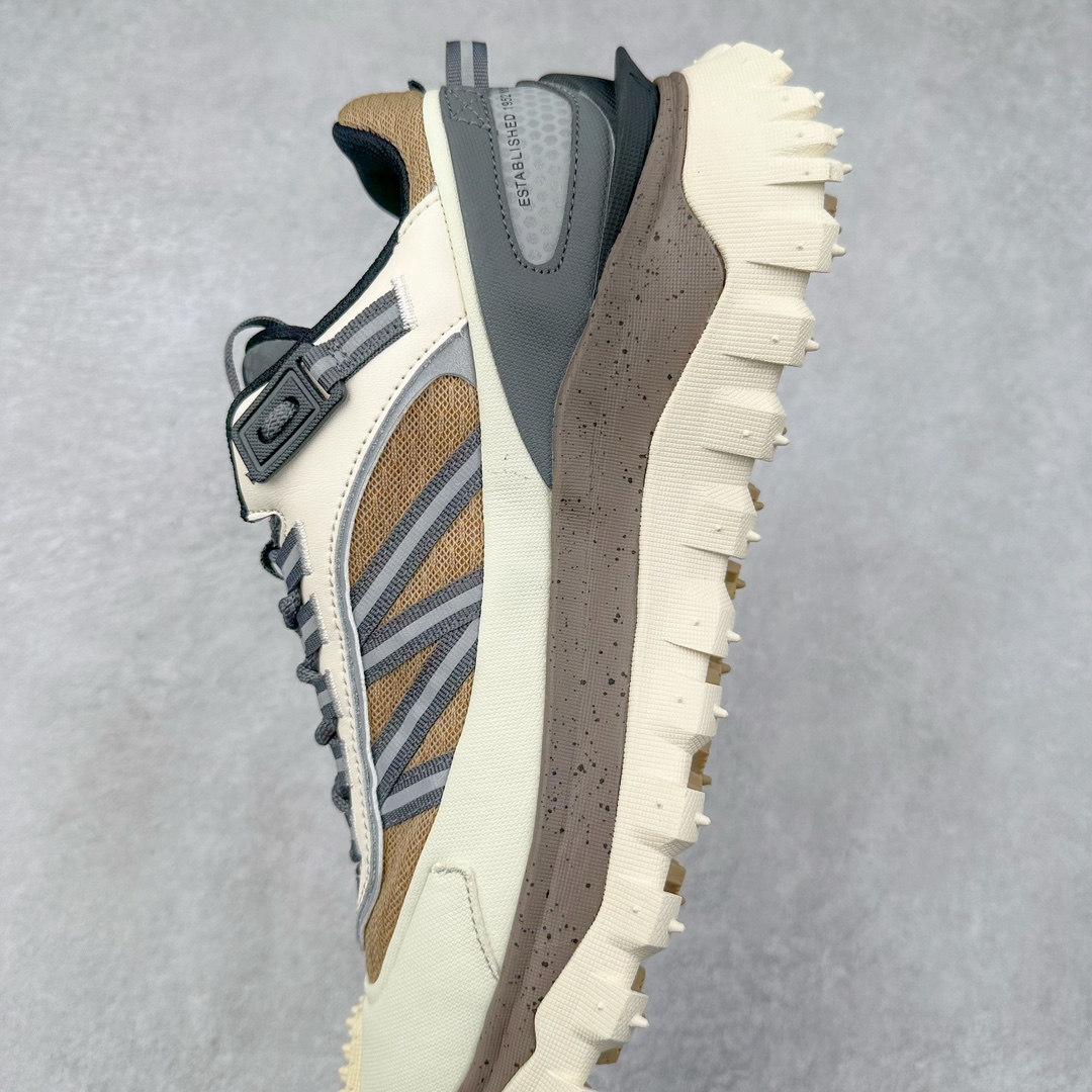 图片[7]-＃莞产 Moncler Trailgrip Gore-Tex 蒙口越野旅行系列低帮厚底轻量户外登山运动鞋 盟可睐MONCLER TRAILGRIP 鞋履新季系列 前卫设计碰撞实用科技 轻盈面料无惧炎热夏季 Trailgrip运动鞋作为盟可睐Moncler的秋冬新作横空出世 融蕴品牌山地基因 运用科技前沿技术 征服野外复杂地形 醒目的胎纹设计搭配弧形橡胶鞋头 确保经久耐穿 为山野探险与都市畅游提供高效防护 Trailgrip 2023春夏系列将在既有的实用性基础之上 推出全新配色 并采用更轻材质 尺码：35 36 37 38 39 40 41 42 43 44 45 46-选品中心