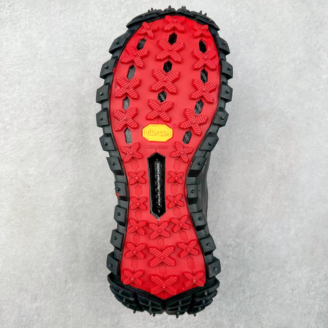 图片[9]-＃莞产 Moncler Trailgrip Gore-Tex 蒙口越野旅行系列低帮厚底轻量户外登山运动鞋 盟可睐MONCLER TRAILGRIP 鞋履新季系列 前卫设计碰撞实用科技 轻盈面料无惧炎热夏季 Trailgrip运动鞋作为盟可睐Moncler的秋冬新作横空出世 融蕴品牌山地基因 运用科技前沿技术 征服野外复杂地形 醒目的胎纹设计搭配弧形橡胶鞋头 确保经久耐穿 为山野探险与都市畅游提供高效防护 Trailgrip 2023春夏系列将在既有的实用性基础之上 推出全新配色 并采用更轻材质 尺码：35 36 37 38 39 40 41 42 43 44 45 46-选品中心