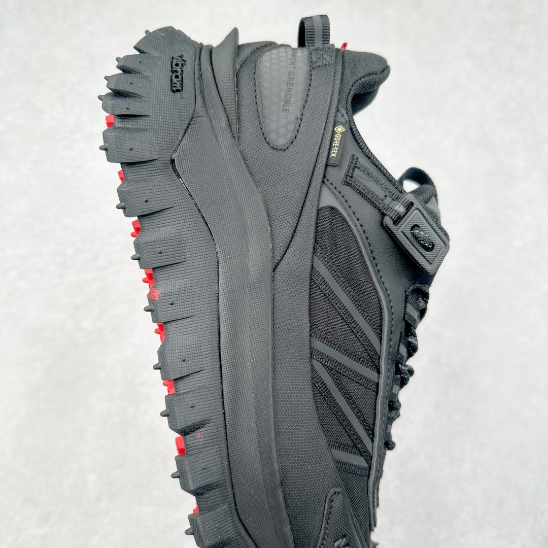 图片[6]-＃莞产 Moncler Trailgrip Gore-Tex 蒙口越野旅行系列低帮厚底轻量户外登山运动鞋 盟可睐MONCLER TRAILGRIP 鞋履新季系列 前卫设计碰撞实用科技 轻盈面料无惧炎热夏季 Trailgrip运动鞋作为盟可睐Moncler的秋冬新作横空出世 融蕴品牌山地基因 运用科技前沿技术 征服野外复杂地形 醒目的胎纹设计搭配弧形橡胶鞋头 确保经久耐穿 为山野探险与都市畅游提供高效防护 Trailgrip 2023春夏系列将在既有的实用性基础之上 推出全新配色 并采用更轻材质 尺码：35 36 37 38 39 40 41 42 43 44 45 46-选品中心