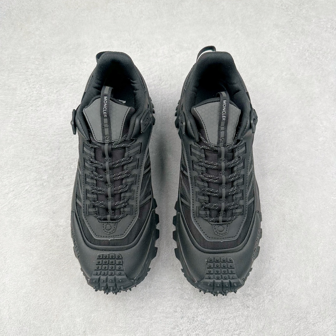 图片[2]-＃莞产 Moncler Trailgrip Gore-Tex 蒙口越野旅行系列低帮厚底轻量户外登山运动鞋 盟可睐MONCLER TRAILGRIP 鞋履新季系列 前卫设计碰撞实用科技 轻盈面料无惧炎热夏季 Trailgrip运动鞋作为盟可睐Moncler的秋冬新作横空出世 融蕴品牌山地基因 运用科技前沿技术 征服野外复杂地形 醒目的胎纹设计搭配弧形橡胶鞋头 确保经久耐穿 为山野探险与都市畅游提供高效防护 Trailgrip 2023春夏系列将在既有的实用性基础之上 推出全新配色 并采用更轻材质 尺码：35 36 37 38 39 40 41 42 43 44 45 46-选品中心