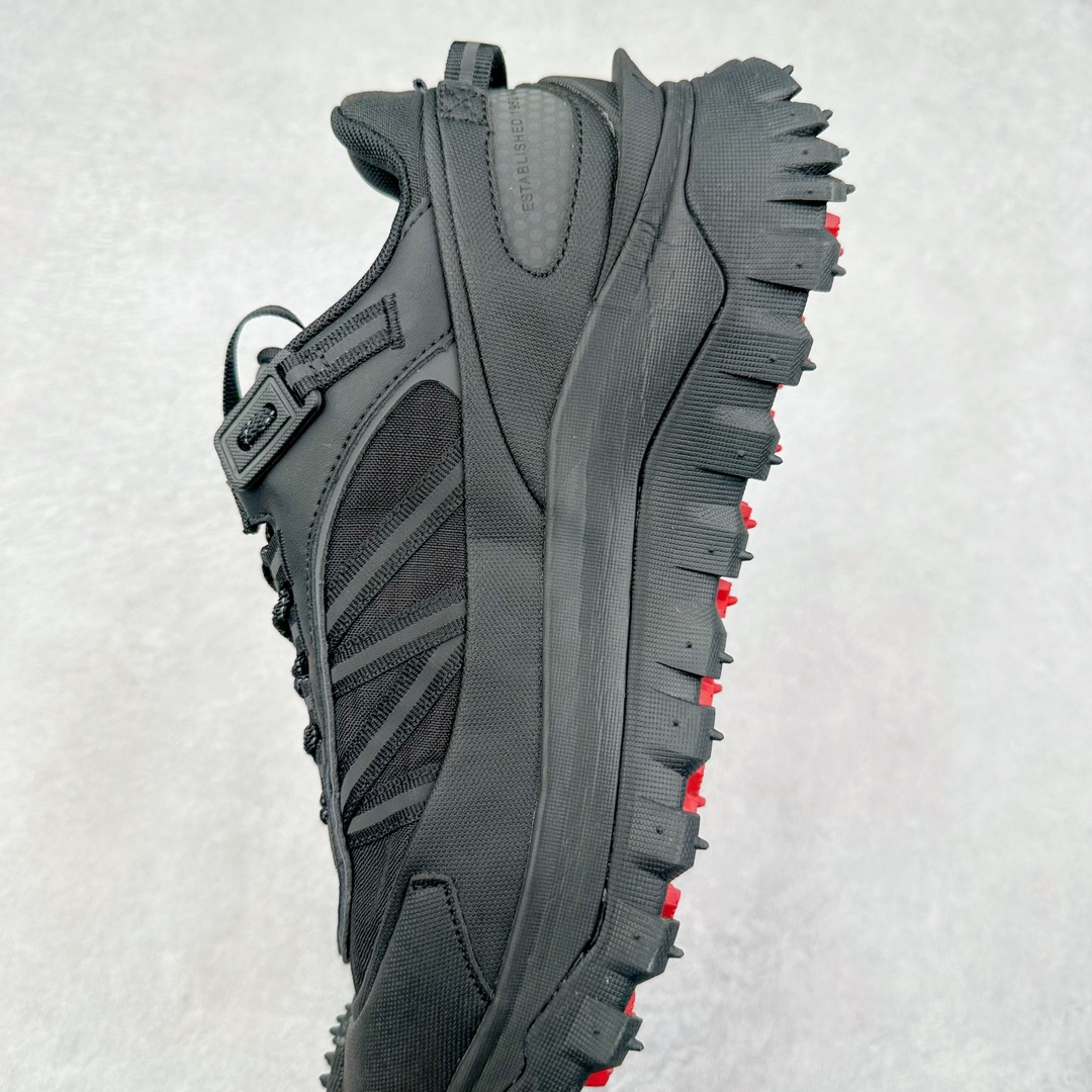 图片[7]-＃莞产 Moncler Trailgrip Gore-Tex 蒙口越野旅行系列低帮厚底轻量户外登山运动鞋 盟可睐MONCLER TRAILGRIP 鞋履新季系列 前卫设计碰撞实用科技 轻盈面料无惧炎热夏季 Trailgrip运动鞋作为盟可睐Moncler的秋冬新作横空出世 融蕴品牌山地基因 运用科技前沿技术 征服野外复杂地形 醒目的胎纹设计搭配弧形橡胶鞋头 确保经久耐穿 为山野探险与都市畅游提供高效防护 Trailgrip 2023春夏系列将在既有的实用性基础之上 推出全新配色 并采用更轻材质 尺码：35 36 37 38 39 40 41 42 43 44 45 46-选品中心