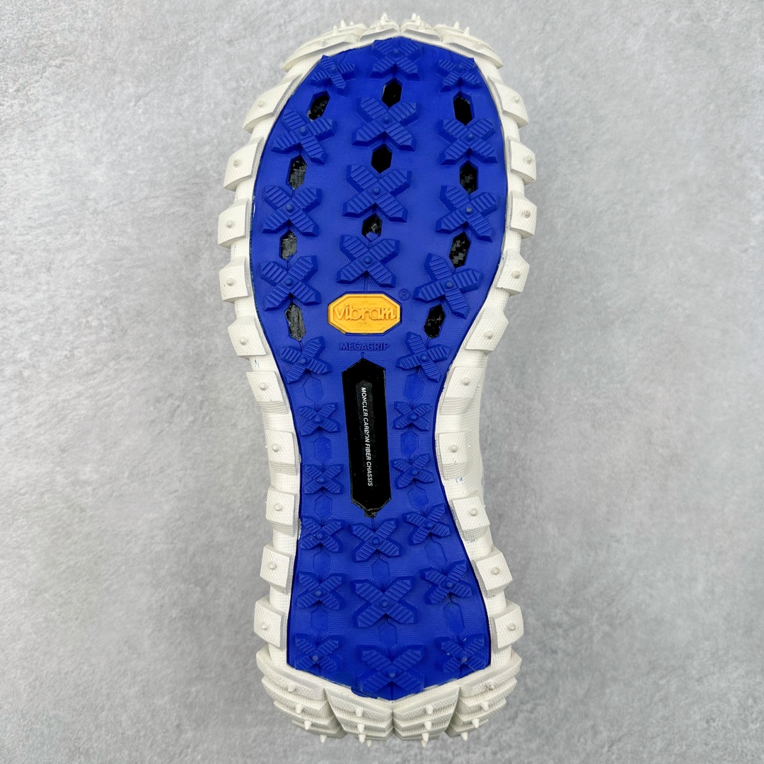 图片[9]-＃莞产 Moncler Trailgrip Gore-Tex 蒙口越野旅行系列低帮厚底轻量户外登山运动鞋 盟可睐MONCLER TRAILGRIP 鞋履新季系列 前卫设计碰撞实用科技 轻盈面料无惧炎热夏季 Trailgrip运动鞋作为盟可睐Moncler的秋冬新作横空出世 融蕴品牌山地基因 运用科技前沿技术 征服野外复杂地形 醒目的胎纹设计搭配弧形橡胶鞋头 确保经久耐穿 为山野探险与都市畅游提供高效防护 Trailgrip 2023春夏系列将在既有的实用性基础之上 推出全新配色 并采用更轻材质 尺码：35 36 37 38 39 40 41 42 43 44 45 46-选品中心