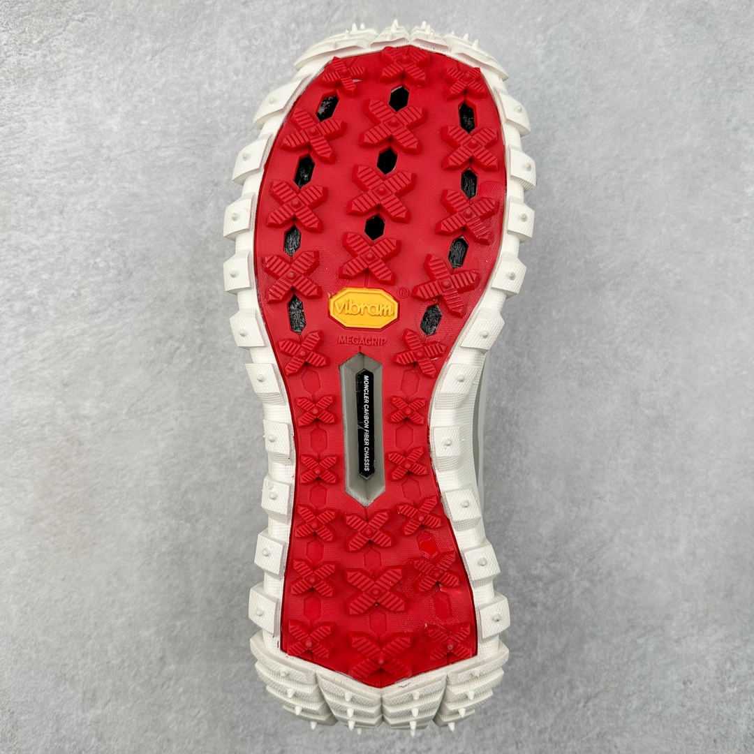 图片[9]-＃莞产 Moncler Trailgrip Gore-Tex 蒙口越野旅行系列低帮厚底轻量户外登山运动鞋 盟可睐MONCLER TRAILGRIP 鞋履新季系列 前卫设计碰撞实用科技 轻盈面料无惧炎热夏季 Trailgrip运动鞋作为盟可睐Moncler的秋冬新作横空出世 融蕴品牌山地基因 运用科技前沿技术 征服野外复杂地形 醒目的胎纹设计搭配弧形橡胶鞋头 确保经久耐穿 为山野探险与都市畅游提供高效防护 Trailgrip 2023春夏系列将在既有的实用性基础之上 推出全新配色 并采用更轻材质 尺码：35 36 37 38 39 40 41 42 43 44 45 46-选品中心