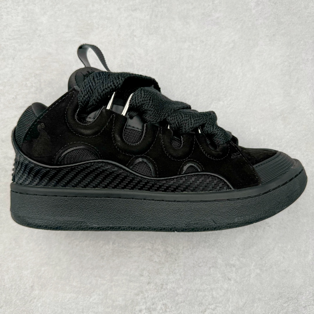 LANVIN CURB 人气单品 顶级版本LANVIN浪凡三代 最新走秀款CURB系列休闲运动鞋，官网一出热度火爆整个全球，各大网红也疯狂上脚 原版1：1开模重工艺制作，面料采用进口牛磨砂➕环保牛反绒➕金钢网织物 内里柔软透气太空棉面料 原版开模双色TPU大底 尺码：35 36 37 38 39 40 41 42 43 44 45-选品中心