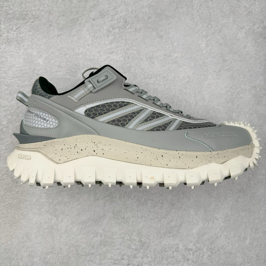＃莞产 Moncler Trailgrip Gore-Tex 蒙口越野旅行系列低帮厚底轻量户外登山运动鞋 盟可睐MONCLER TRAILGRIP 鞋履新季系列 前卫设计碰撞实用科技 轻盈面料无惧炎热夏季 Trailgrip运动鞋作为盟可睐Moncler的秋冬新作横空出世 融蕴品牌山地基因 运用科技前沿技术 征服野外复杂地形 醒目的胎纹设计搭配弧形橡胶鞋头 确保经久耐穿 为山野探险与都市畅游提供高效防护 Trailgrip 2023春夏系列将在既有的实用性基础之上 推出全新配色 并采用更轻材质 尺码：35 36 37 38 39 40 41 42 43 44 45 46-选品中心