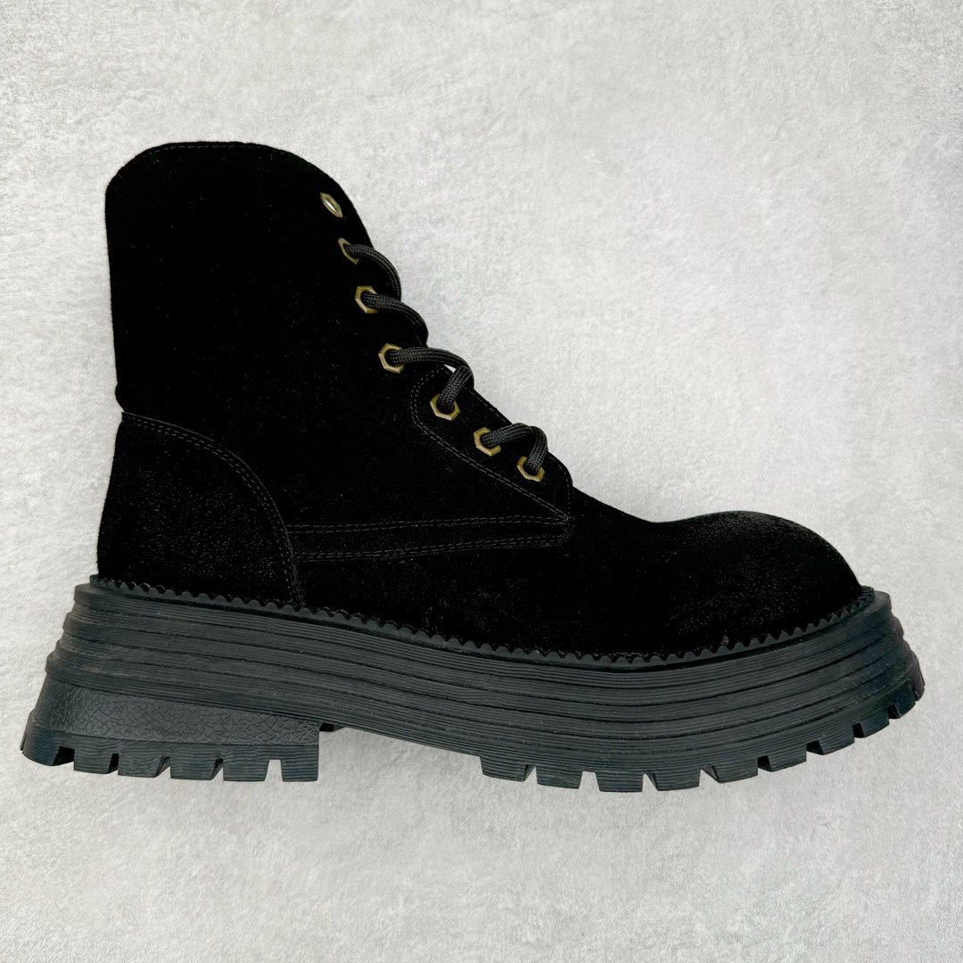 Miu Miu Biker Leather Boots 机车系列中帮潮流时装女士机车风休闲厚底马丁沙漠工装靴 MiuMiu缪缪 新品纯原级别发售# 硬控10秒大黄靴是整个秋冬穿搭灵魂 微翘大头鞋上脚超级显瘦 平底鞋脚感很软很轻不板脚 #增高5CM但完全不重 #头层麂皮绒材质 #可外翻两穿马丁靴 两种风格 #渐变做旧效果 尺码：35 36 37 38 39 40 41 三色可选：黄色 黑色 棕色-选品中心