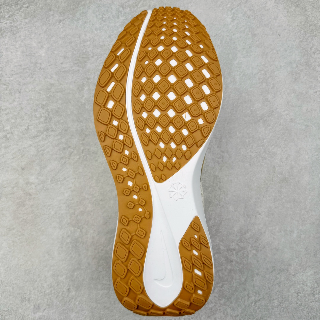 图片[9]-NK Zoom Pegasus 飞马41代马拉松系列网面透气缓震疾速跑鞋 拥有 Zoom Air 一如既往的稳定感和流畅感 鞋面采用工程网眼设计 为特定高热区域营造出色透气性 进一步增加鞋面的穿孔数量 让足部能够快速散热 中足搭配 Flywire 飞线 在高速运动时营造舒适稳定的贴合感 内置Zoon气垫加持 动力十足 货号：FD2723-005 尺码：36 36.5 37.5 38 38.5 39 40 40.5 41 42 42.5 43 44 44.5 45-选品中心