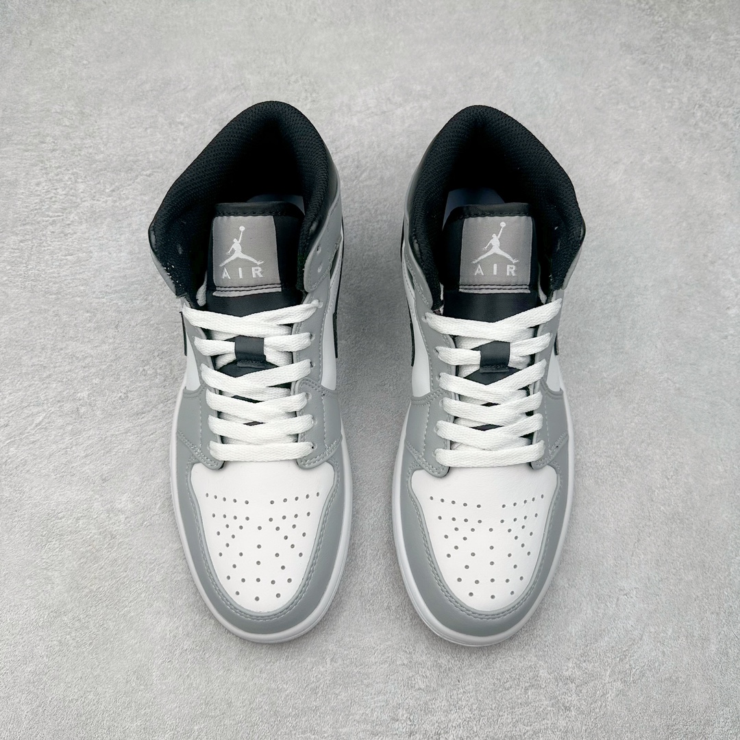 图片[2]-＃特价福利 Air Jordan AJ1 Mid 中帮系列 原装楦头纸板开发 完美鞋型 超高清洁度 鞋型不臃肿别扭 原厂内置全掌气垫 A模大底 鞋舌AJ原厂专用牛津布 AJ专用反口珍珠布 原厂无杂质高弹内里海棉 特殊封边弹力鞋带 原鞋开模 拒绝公底 购置公司同步原材料 都有细节原汁原味 忠于原版 尺码：36 36.5 37.5 38 38.5 39 40 40.5 41 42 42.5 43 44 44.5 45 46-选品中心