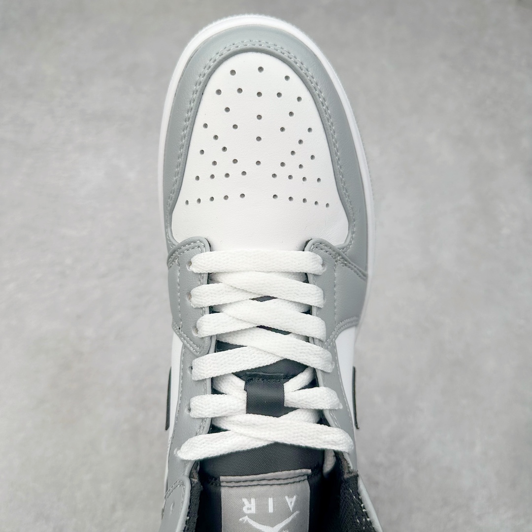 图片[4]-＃特价福利 Air Jordan AJ1 Mid 中帮系列 原装楦头纸板开发 完美鞋型 超高清洁度 鞋型不臃肿别扭 原厂内置全掌气垫 A模大底 鞋舌AJ原厂专用牛津布 AJ专用反口珍珠布 原厂无杂质高弹内里海棉 特殊封边弹力鞋带 原鞋开模 拒绝公底 购置公司同步原材料 都有细节原汁原味 忠于原版 尺码：36 36.5 37.5 38 38.5 39 40 40.5 41 42 42.5 43 44 44.5 45 46-选品中心