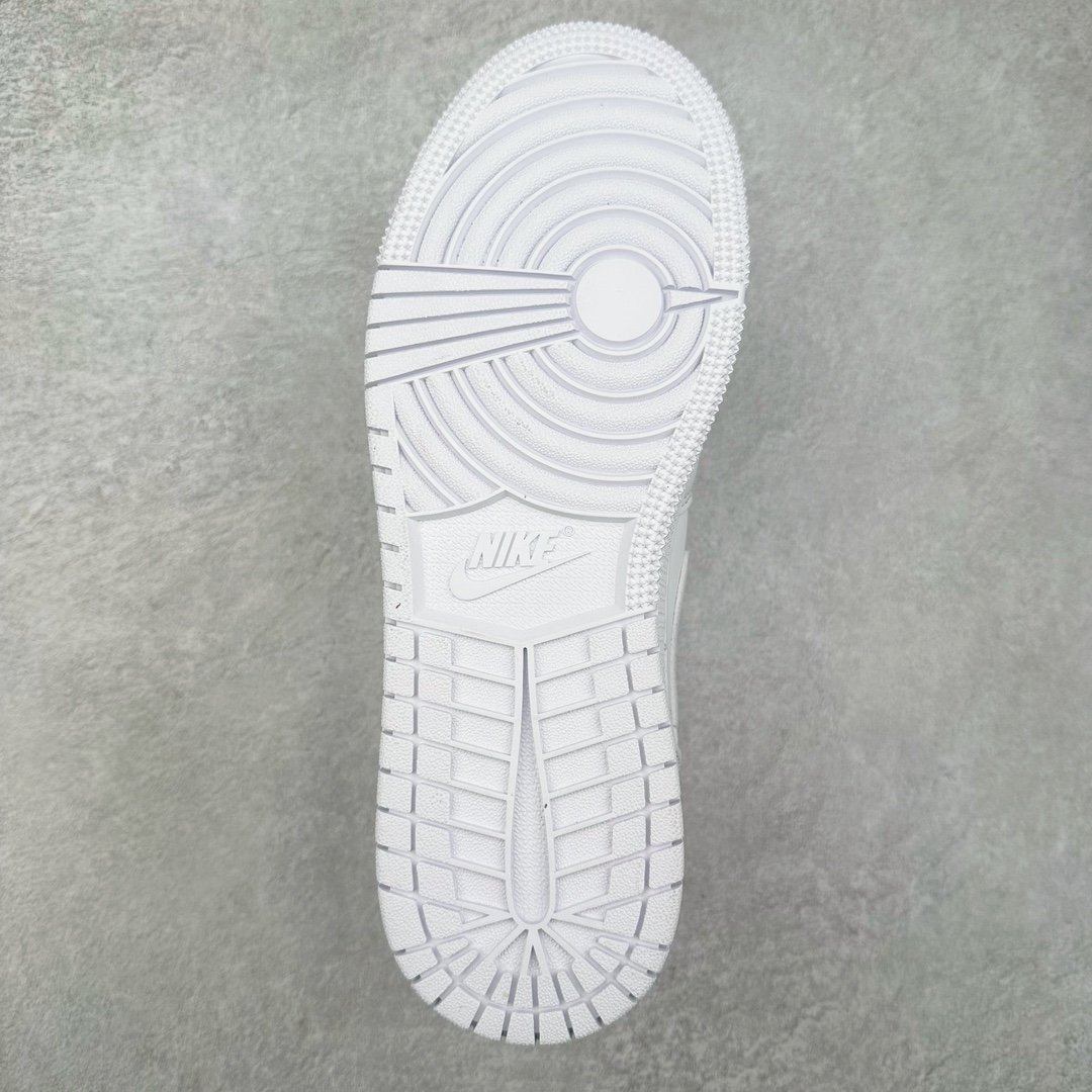 图片[9]-＃特价福利 Air Jordan AJ1 Mid 中帮系列 原装楦头纸板开发 完美鞋型 超高清洁度 鞋型不臃肿别扭 原厂内置全掌气垫 A模大底 鞋舌AJ原厂专用牛津布 AJ专用反口珍珠布 原厂无杂质高弹内里海棉 特殊封边弹力鞋带 原鞋开模 拒绝公底 购置公司同步原材料 都有细节原汁原味 忠于原版 尺码：36 36.5 37.5 38 38.5 39 40 40.5 41 42 42.5 43 44 44.5 45 46-选品中心