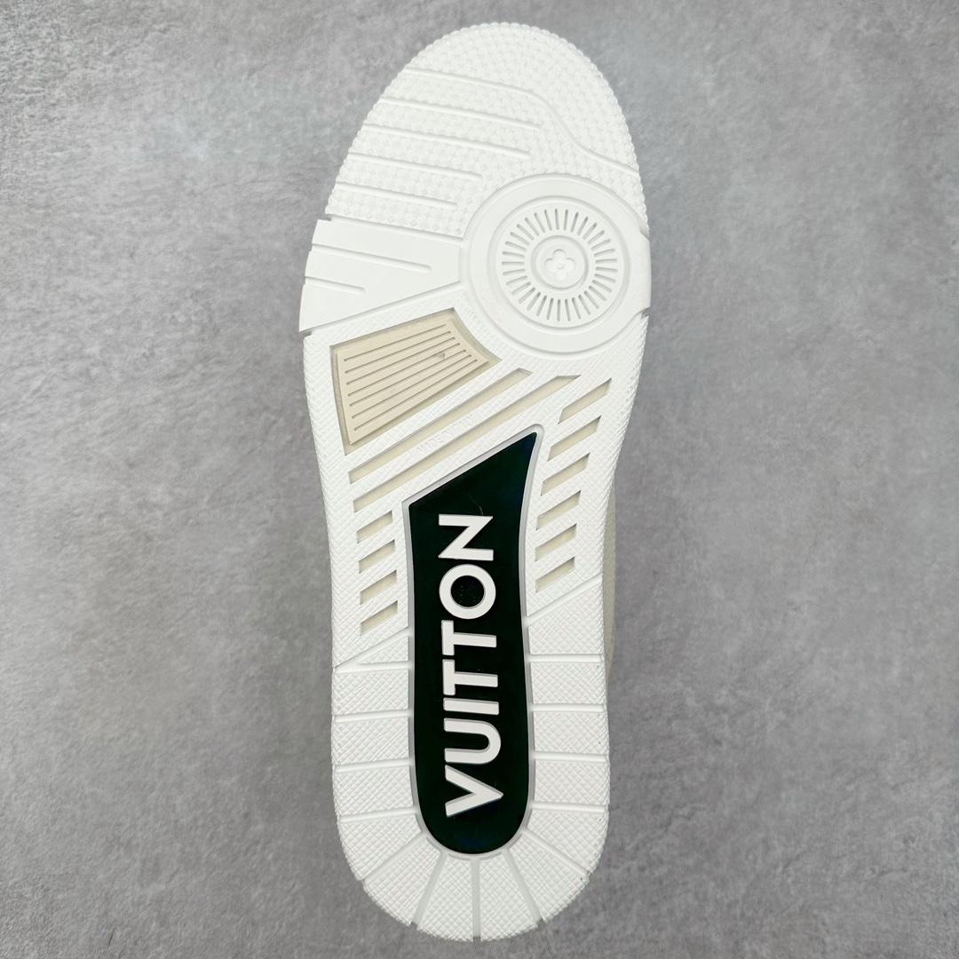 图片[9]-Louis Vuitton Trainer lv时装走秀运动鞋 高尔夫系列 全网最全配色更新最快 最成熟的做工稳定的品控 完美鞋型超高的清洁度 零毛边线头瑕疵 全套原楦原纸版原鞋开模 全网最具灵魂的版型 正确原装黄色鞋盒 正确中底印花 鞋面印花3D高频深度立体 全鞋电脑针车 紧密相连 针距密度一致 环保乳胶注塑鞋垫 厚度脚感还原原版 皮面裁剪部位 统一油边封口工艺 原装橡胶大底含胶量大底组合零偏差 专柜全套包装 防尘袋 说明书 质保卡 男女鞋 尺码：35 36 37 38 39 40 41 42 43 44 45-选品中心