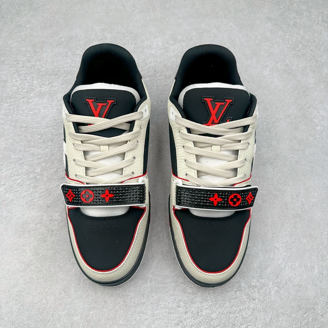 图片[2]-Louis Vuitton Trainer lv时装走秀运动鞋 高尔夫系列 全网最全配色更新最快 最成熟的做工稳定的品控 完美鞋型超高的清洁度 零毛边线头瑕疵 全套原楦原纸版原鞋开模 全网最具灵魂的版型 正确原装黄色鞋盒 正确中底印花 鞋面印花3D高频深度立体 全鞋电脑针车 紧密相连 针距密度一致 环保乳胶注塑鞋垫 厚度脚感还原原版 皮面裁剪部位 统一油边封口工艺 原装橡胶大底含胶量大底组合零偏差 专柜全套包装 防尘袋 说明书 质保卡 男女鞋 尺码：35 36 37 38 39 40 41 42 43 44 45-选品中心