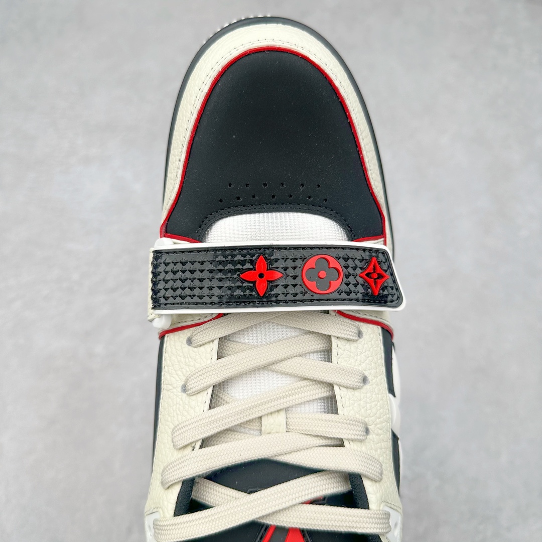 图片[4]-Louis Vuitton Trainer lv时装走秀运动鞋 高尔夫系列 全网最全配色更新最快 最成熟的做工稳定的品控 完美鞋型超高的清洁度 零毛边线头瑕疵 全套原楦原纸版原鞋开模 全网最具灵魂的版型 正确原装黄色鞋盒 正确中底印花 鞋面印花3D高频深度立体 全鞋电脑针车 紧密相连 针距密度一致 环保乳胶注塑鞋垫 厚度脚感还原原版 皮面裁剪部位 统一油边封口工艺 原装橡胶大底含胶量大底组合零偏差 专柜全套包装 防尘袋 说明书 质保卡 男女鞋 尺码：35 36 37 38 39 40 41 42 43 44 45-选品中心