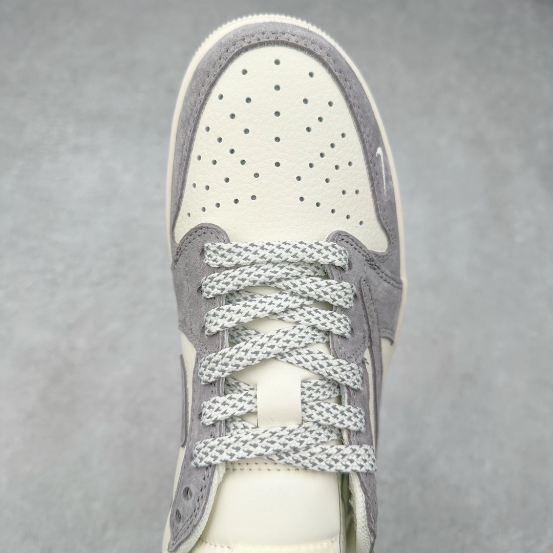 图片[4]-TS x Air Jordan AJ1 Low 倒钩低帮联名定制配色 XS3086-001 原厂内置气垫魔块 A模大底 头层小牛皮 鞋舌AJ原厂专用牛津布+AJ专用反口珍珠布+原厂无杂质高弹内里海棉+特殊封边弹力鞋带 尺码：36 36.5 37.5 38 38.5 39 40 40.5 41 42 42.5 43 44 44.5 45 46 47.5-选品中心