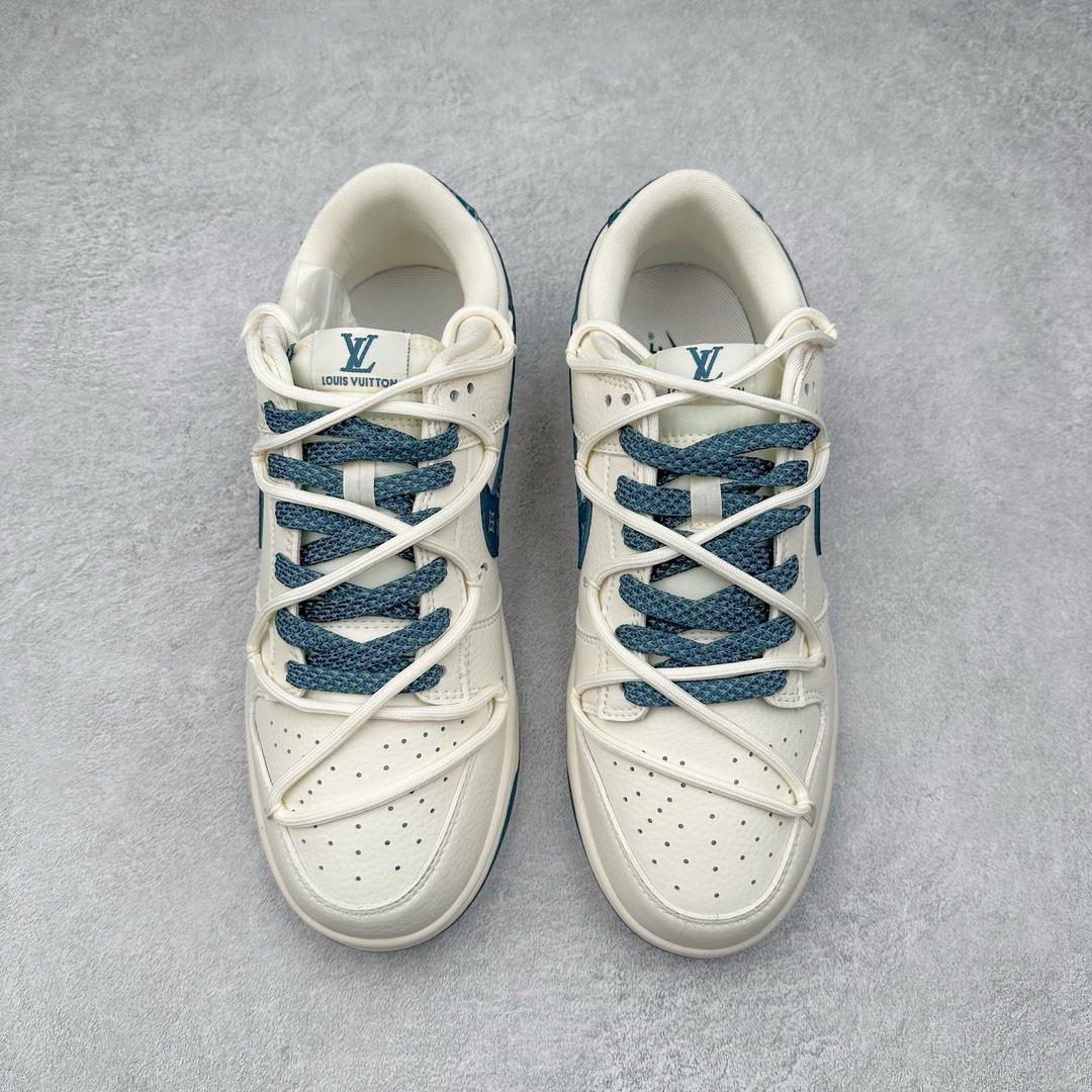 图片[2]-NK Dunk Low 定制配色 JJ5688-102 大厂出品 极力推荐 原装头层材料 独家版型蒸餾加工帶來的是更好的视觉和脚感体验大厂纯原品质出货 清洁度 电绣工艺 皮料切割干净无任何毛边 细节完美 尺码：36 36.5 37.5 38 38.5 39 40 40.5 41 42 42.5 43 44 44.5 45 46 47.5-选品中心