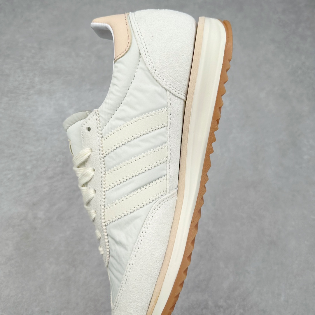 图片[7]-＃纯原 AD Wmns SL72 OG 系列德训足球风百搭低帮休闲运动板鞋 JI2491 采用高弹EVA+MODEL+RB三层组合底 区别市面RB一体大底 三层组合鞋底重量与原鞋一致 Originals 将有「T 头鞋」造型的诞生于 1972 年的 SL72 鞋款复刻带回 各位买鞋又有新选择了 1972 年 SL72 问世后 引领了后来阿迪达斯的跑鞋发展方向 其中「SL」代表了 Super Light 彰显了产品轻便的特性 1972 年 SL72 问世后 引领了后来阿迪达斯的跑鞋发展方向 其中「SL」代表了 Super Light 彰显了产品轻便的特性 这次 Originals 延续其轻质经典的基因 带来男女两款 SL72 男生款带来 SL72 RS 鞋型 RS 意为 Reshaped（重塑）鞋款在保留了经典的外观基础上 在尼龙材质里增加了填充物 使鞋型更加挺立和饱满 鞋头则更加圆润 鞋底的 EVA 材质则增加了鞋款的高度 女生款则带来 SL72 OG W 鞋型 OG 顾名思义则是致敬经典款式 相较于 RS（Reshaped）鞋款 鞋身更加纤细 其整体鞋身轮廓、线条、细节、材质上尊崇 70 年代 SL72 的设计 还原经典味道 尺码：36 36⅔ 37⅓ 38 38⅔ 39⅓ 40 40⅔ 41⅓ 42 42⅔ 43⅓ 44 44⅔ 45-选品中心